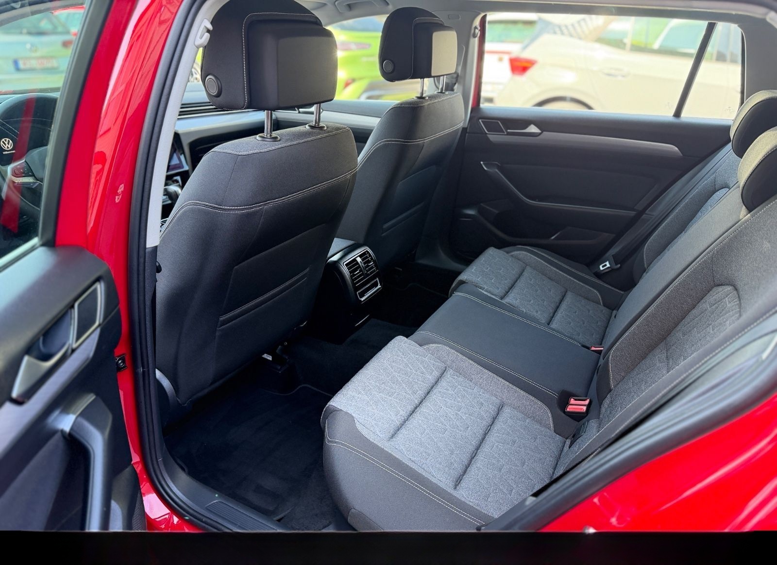 Volkswagen Passat Variant Business / Digital / ACC / LANE foto 14