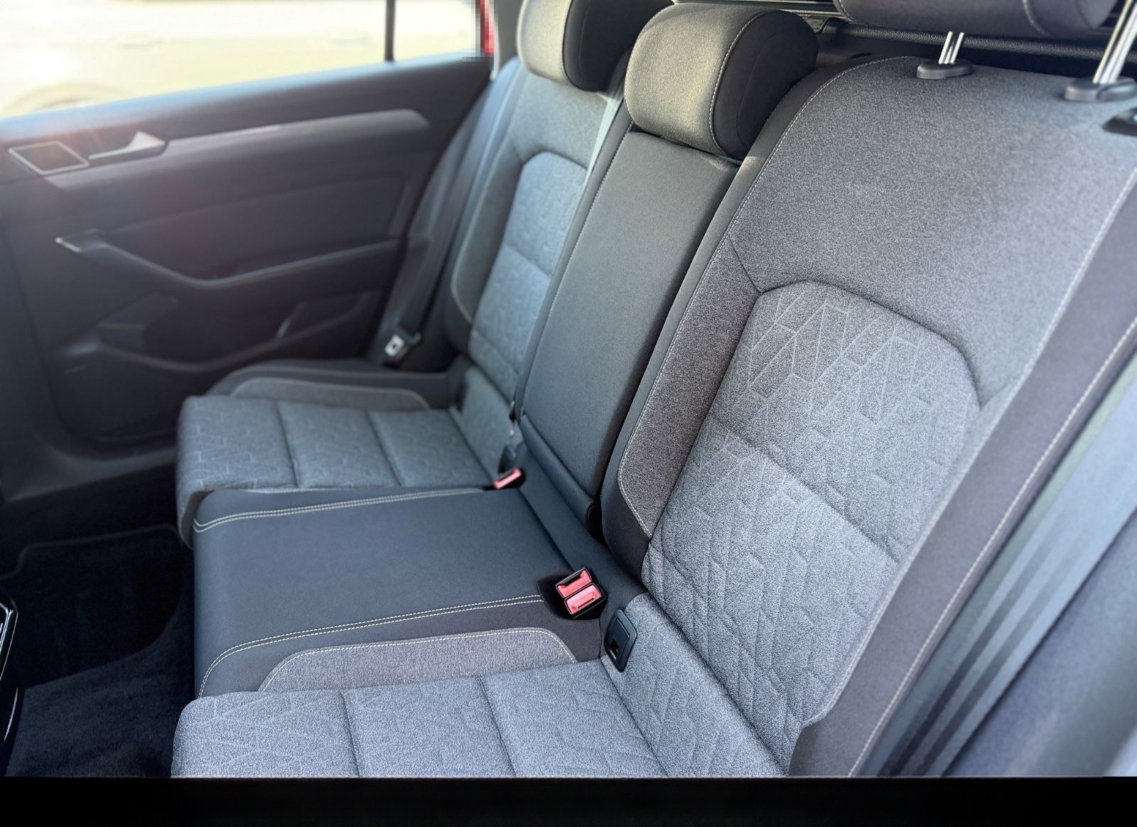 Volkswagen Passat Variant Business / Digital / ACC / LANE foto 19