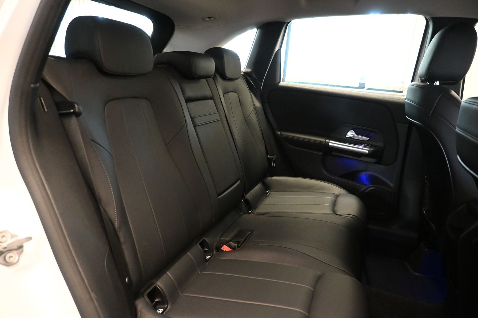 Mercedes-Benz B 180 *KAMERA *AHK *LED *SHZ *MBUX *AMBIENTE foto 17