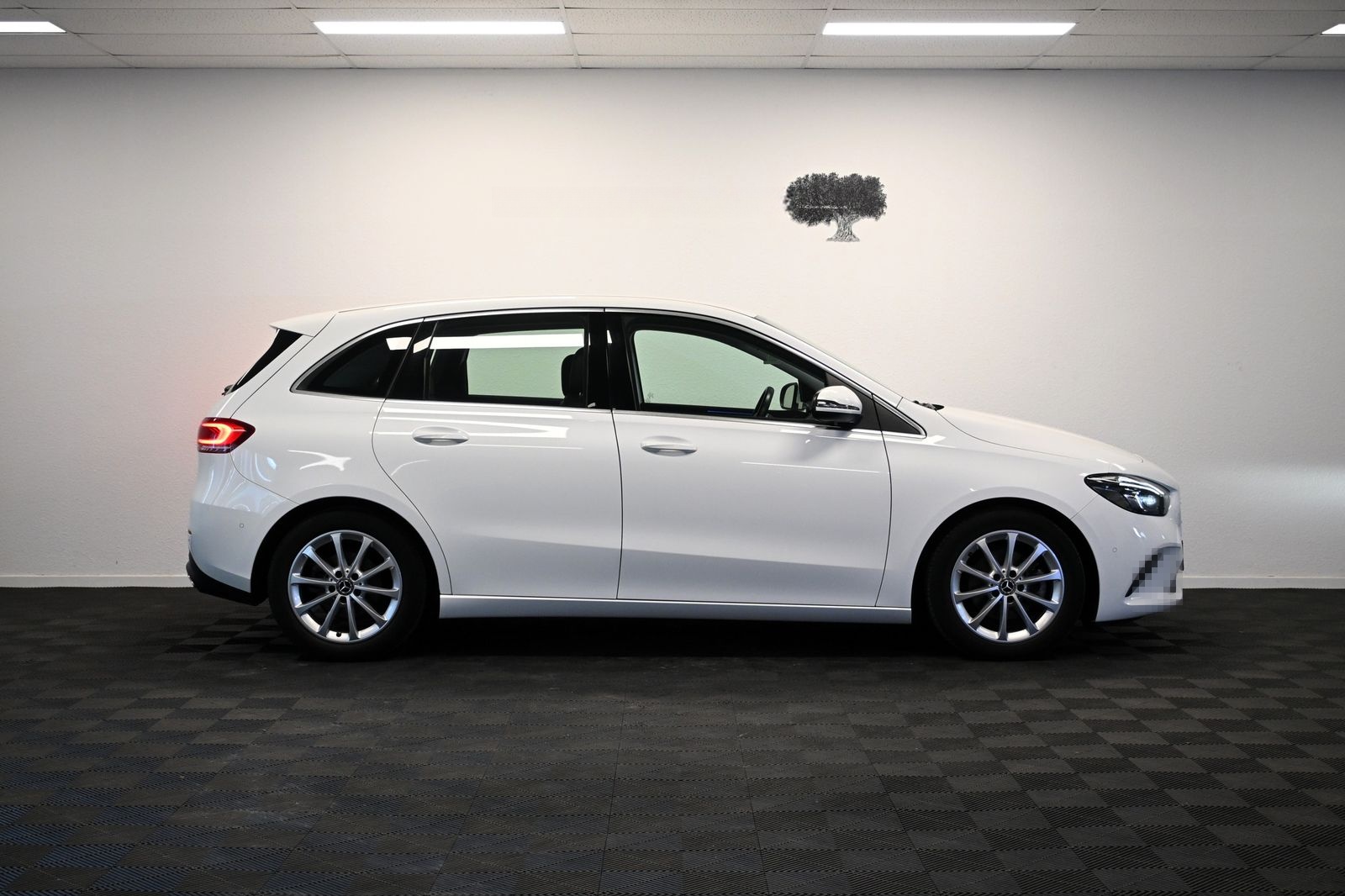 Mercedes-Benz B 180 *KAMERA *AHK *LED *SHZ *MBUX *AMBIENTE foto 5