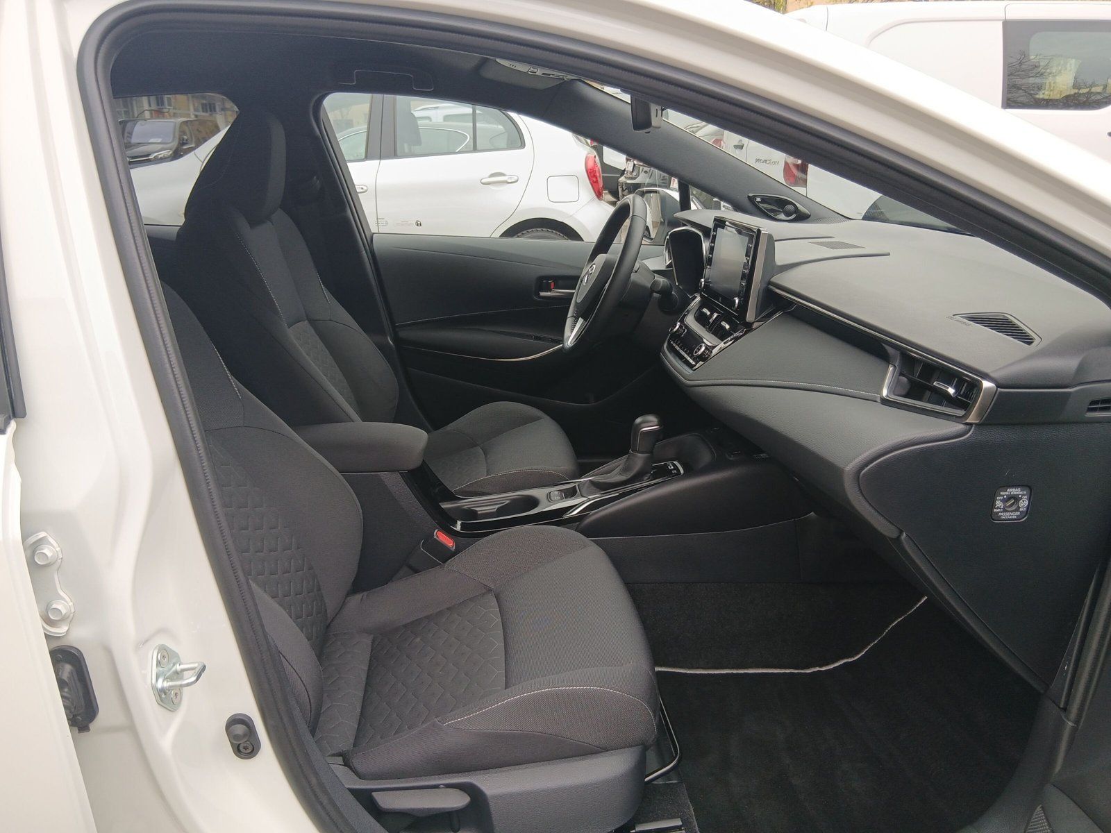 Toyota Corolla  Hybrid Club foto 6
