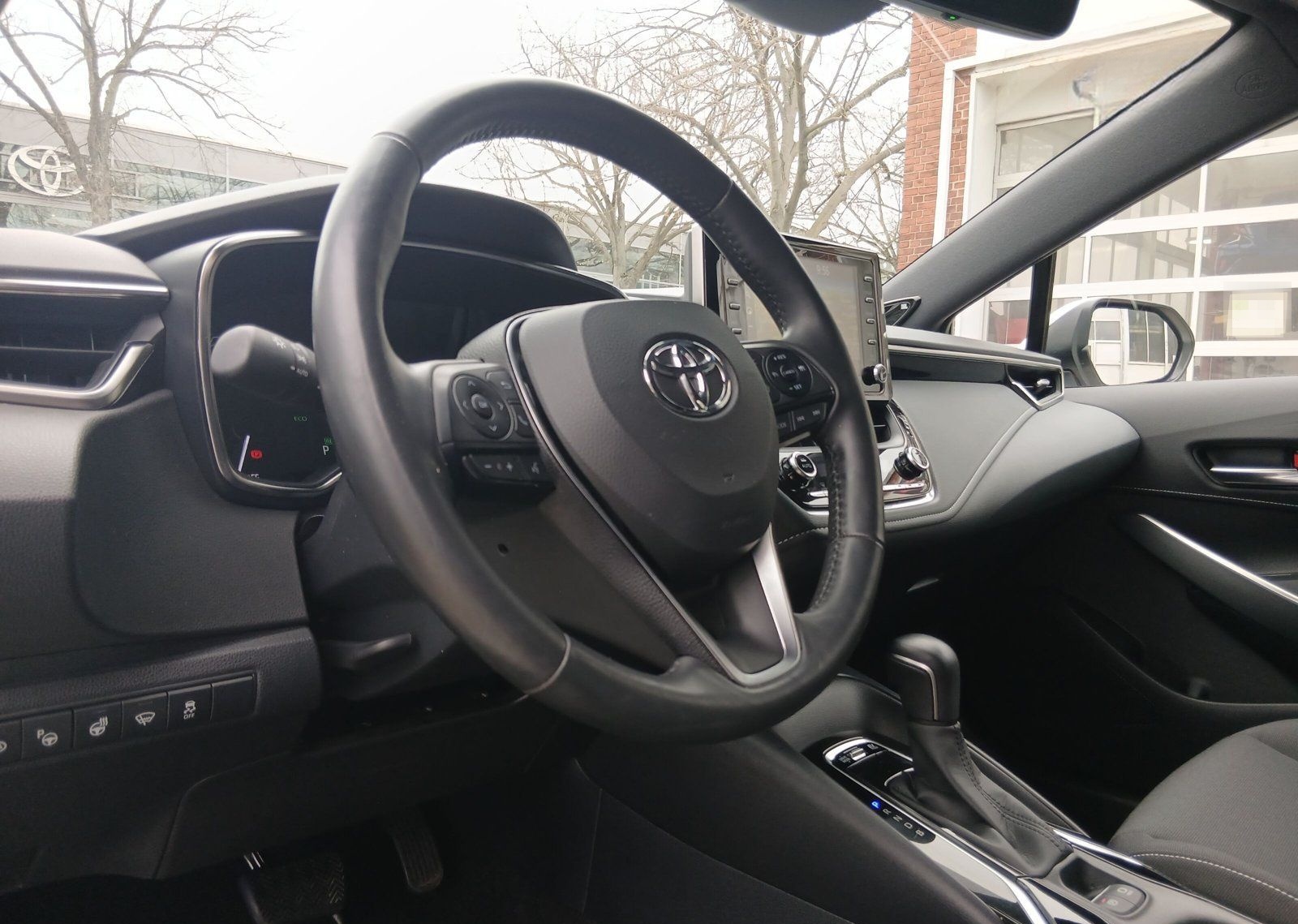 Toyota Corolla  Hybrid Club foto 10