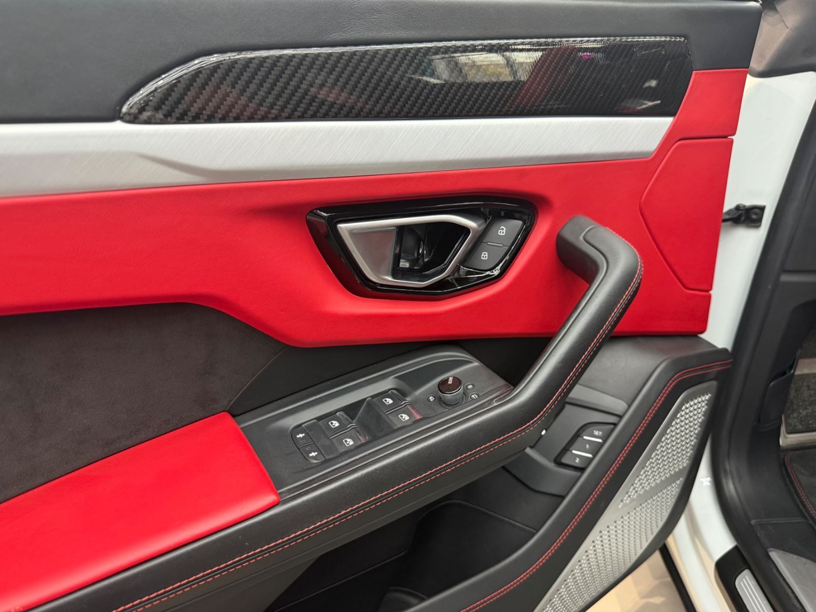Lamborghini Urus EXCLUSIVE*ADAS-PAKET*CARBON*360°* foto 16