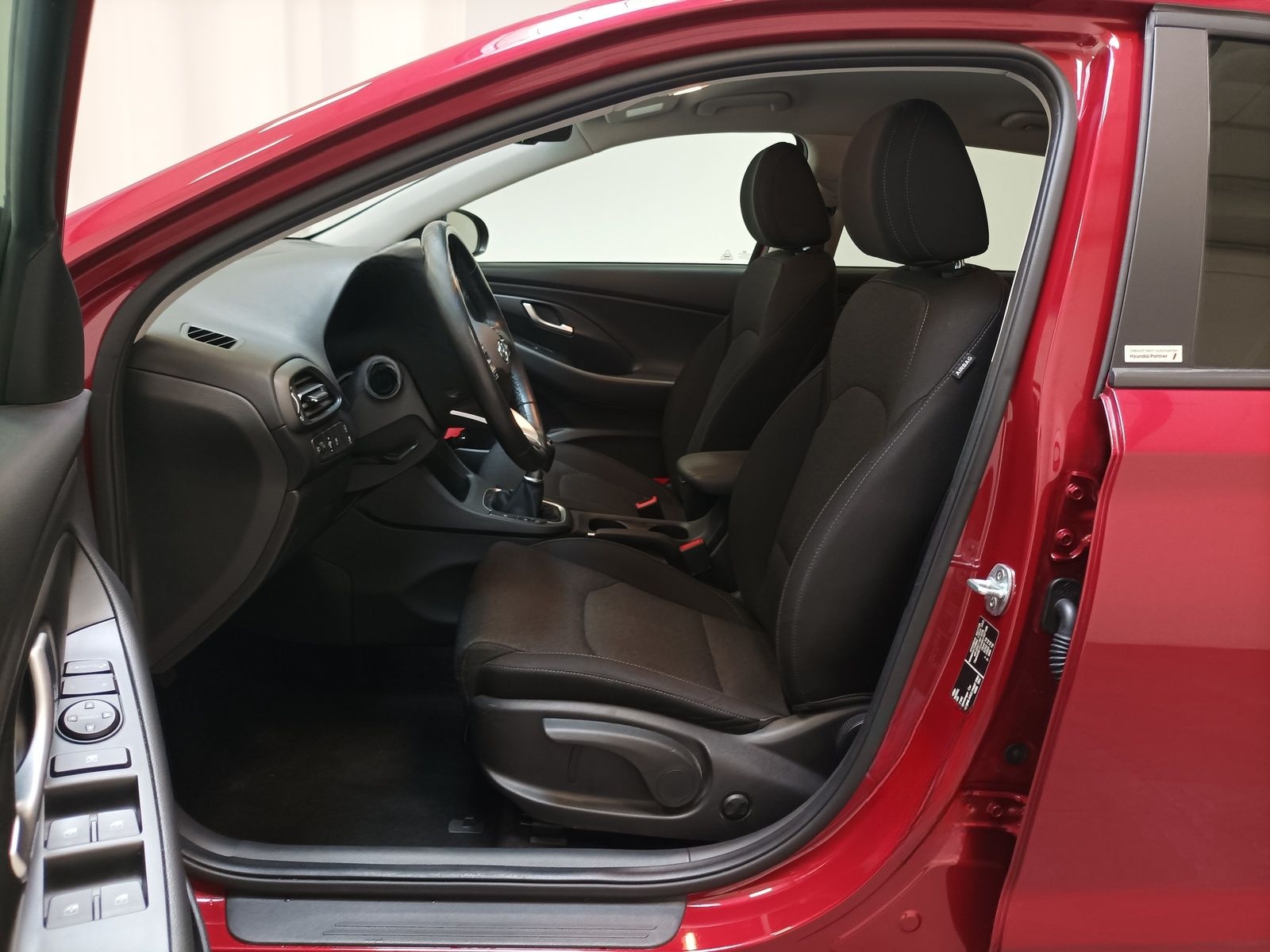 Hyundai i30 1.5 T-GDI Intro|Navi|LED|Tempomat foto 8