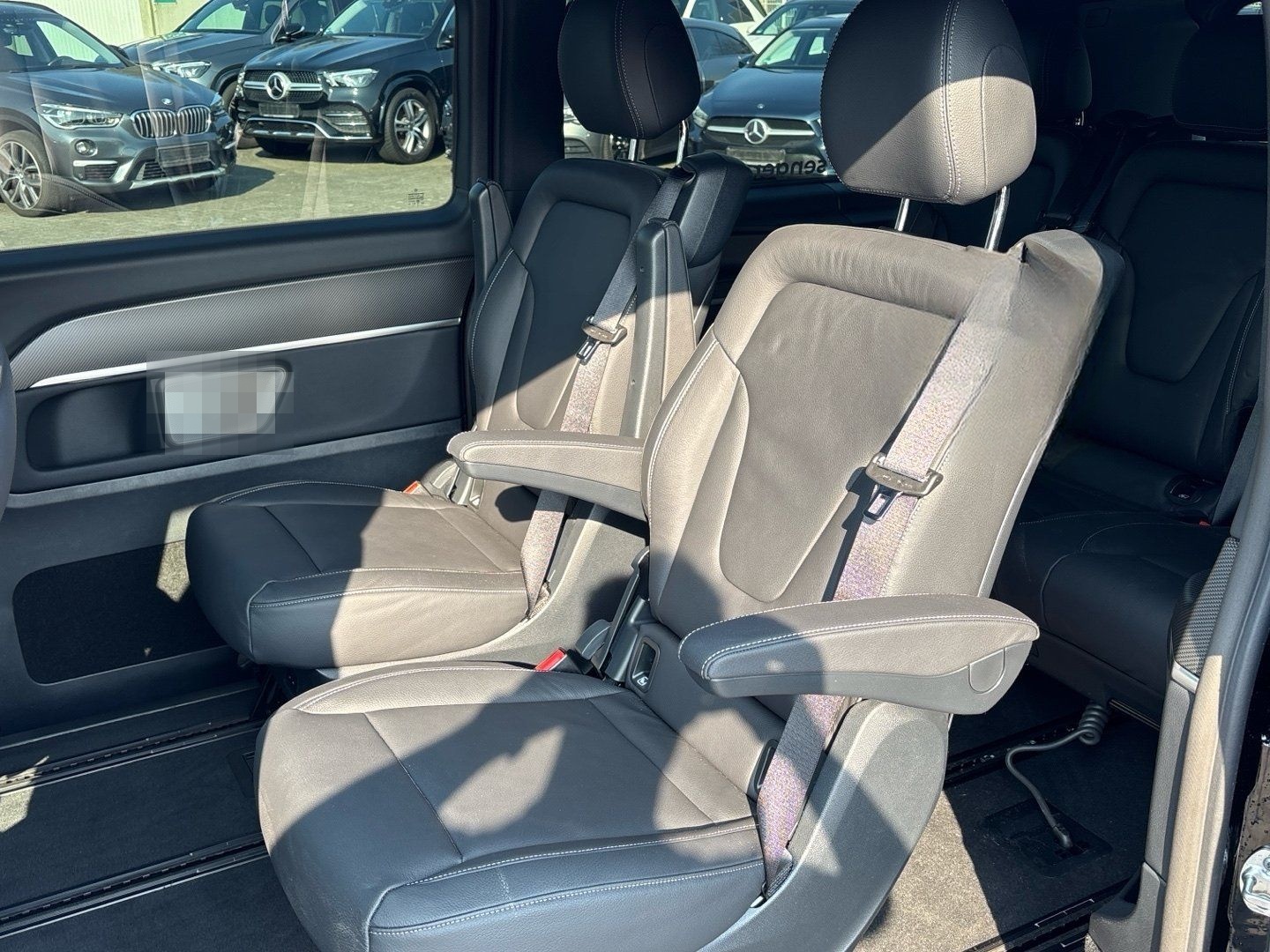 Mercedes-Benz V 300d Avantgarde 4x4 extralang AMG AIRMATIC 360 foto 14