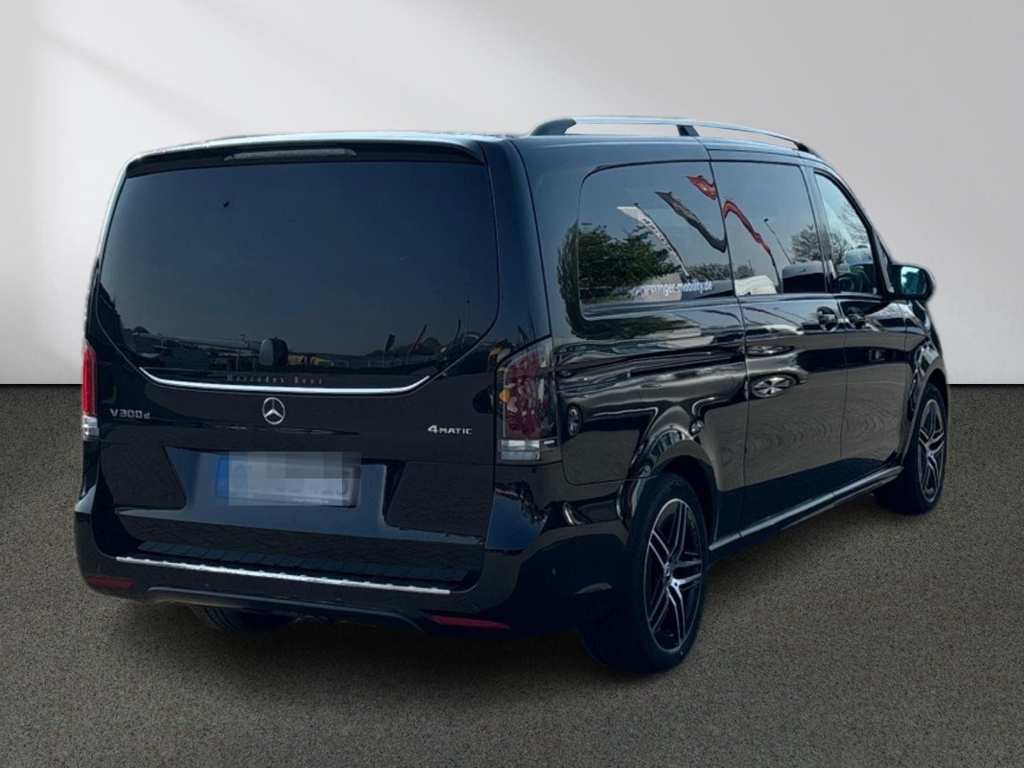 Mercedes-Benz V 300d Avantgarde 4x4 extralang AMG AIRMATIC 360 foto 4