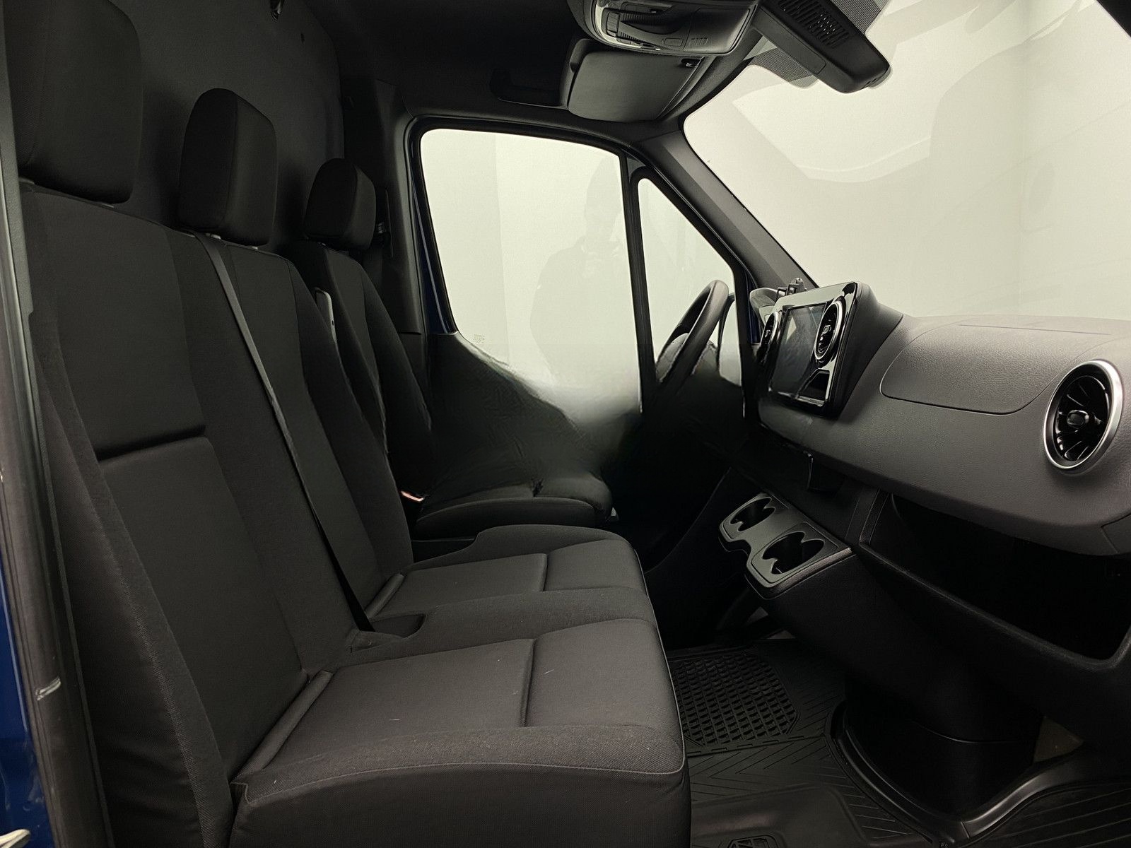 Mercedes-Benz Sprinter 319 Aut.*3,0 V6* AHK 2,8t+KAMERA+NAVI 4 foto 18