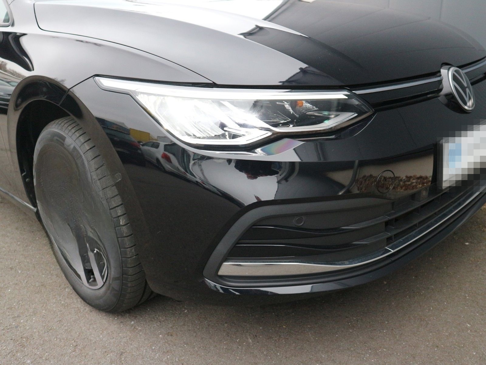 Volkswagen Golf VIII 2,0 TDI Active +LED+Navi+Parkassist foto 5