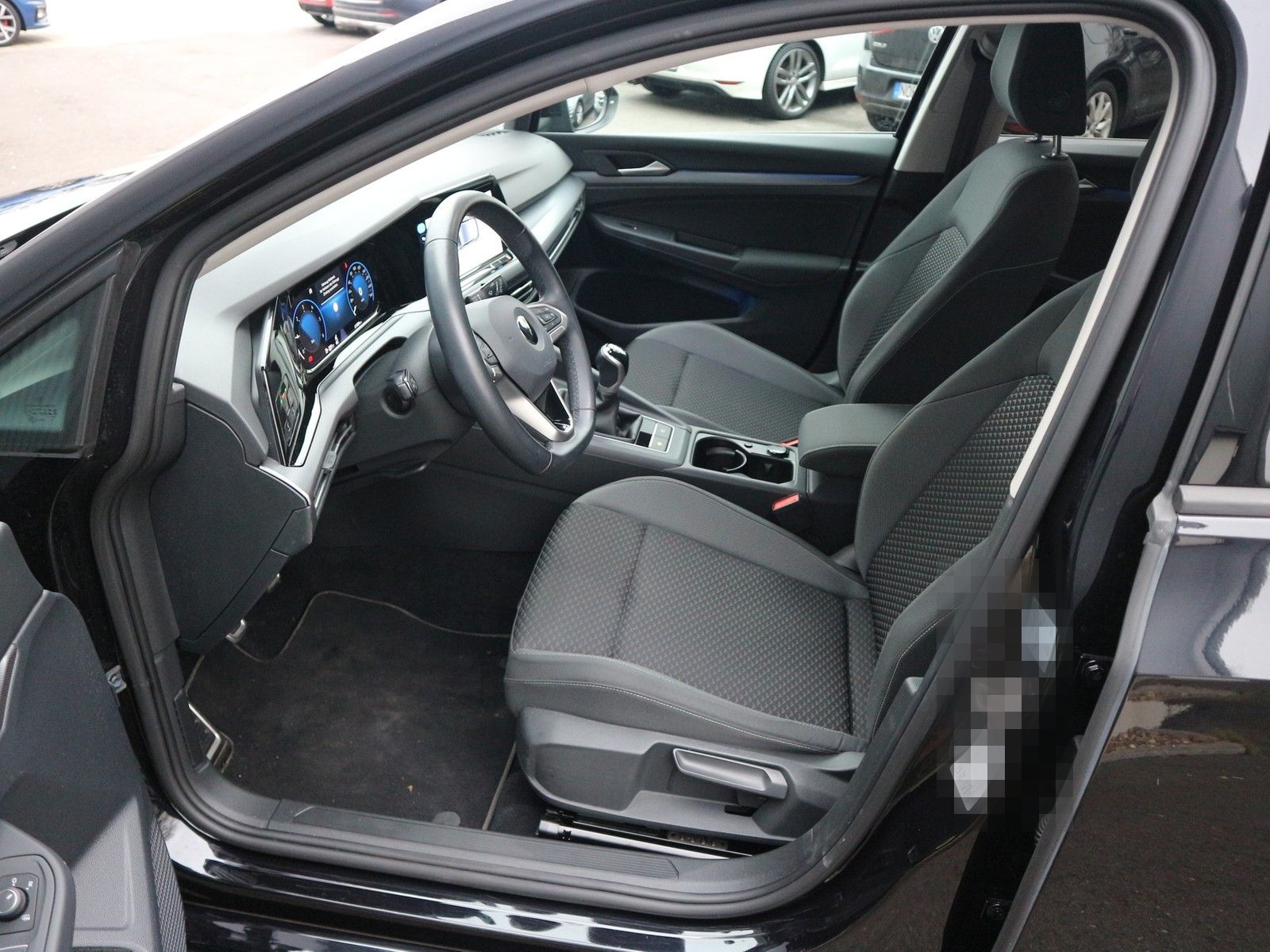 Volkswagen Golf VIII 2,0 TDI Active +LED+Navi+Parkassist foto 9