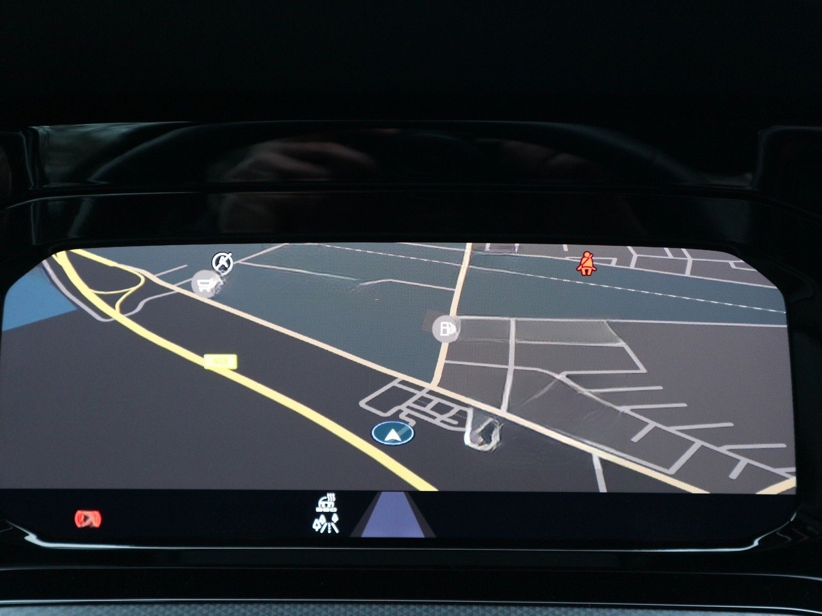 Volkswagen Golf VIII 2,0 TDI Active +LED+Navi+Parkassist foto 10