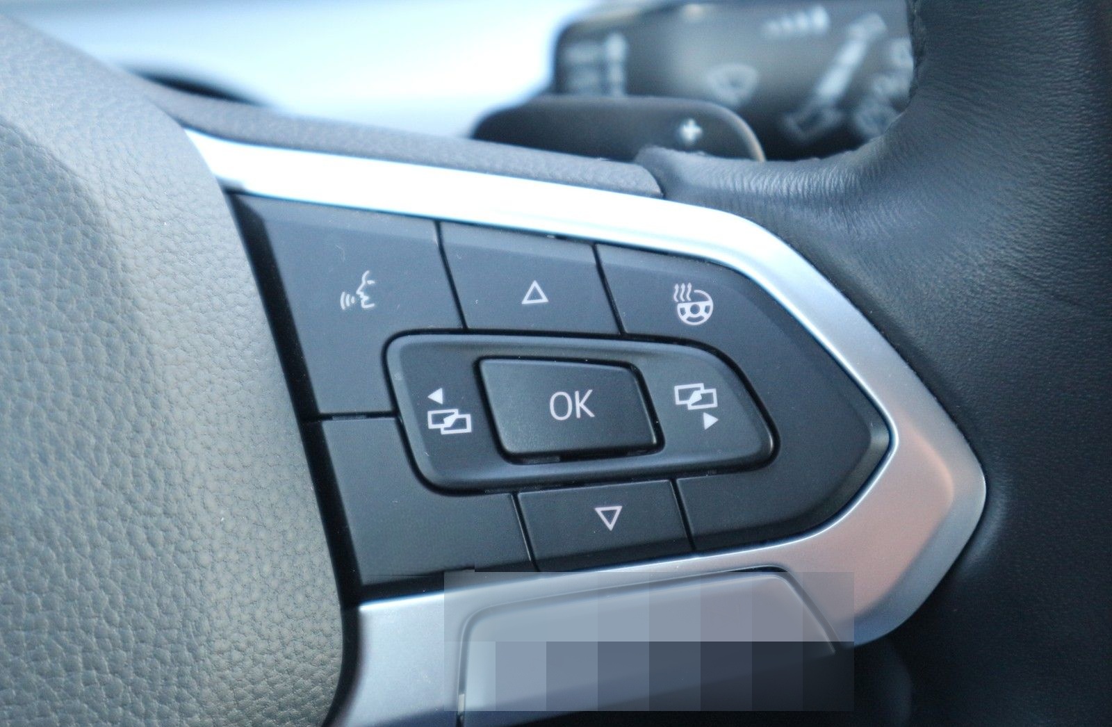 Volkswagen Golf VIII 1,0 eTSI DSG Life /NAV/KAM/ACC foto 13