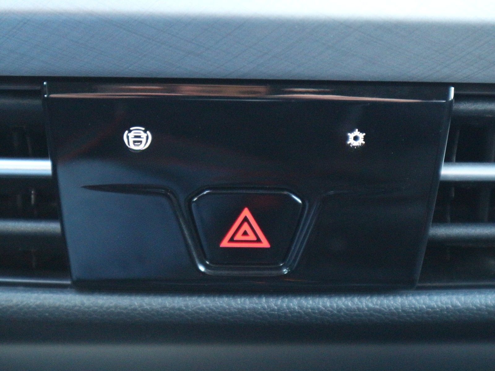 Volkswagen Golf VIII 1,0 eTSI DSG Life /NAV/KAM/ACC foto 18