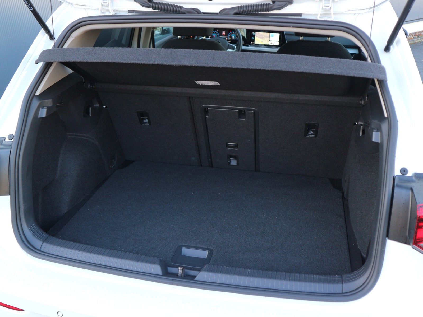 Volkswagen Golf VIII 1,0 eTSI DSG Life /NAV/KAM/ACC foto 6