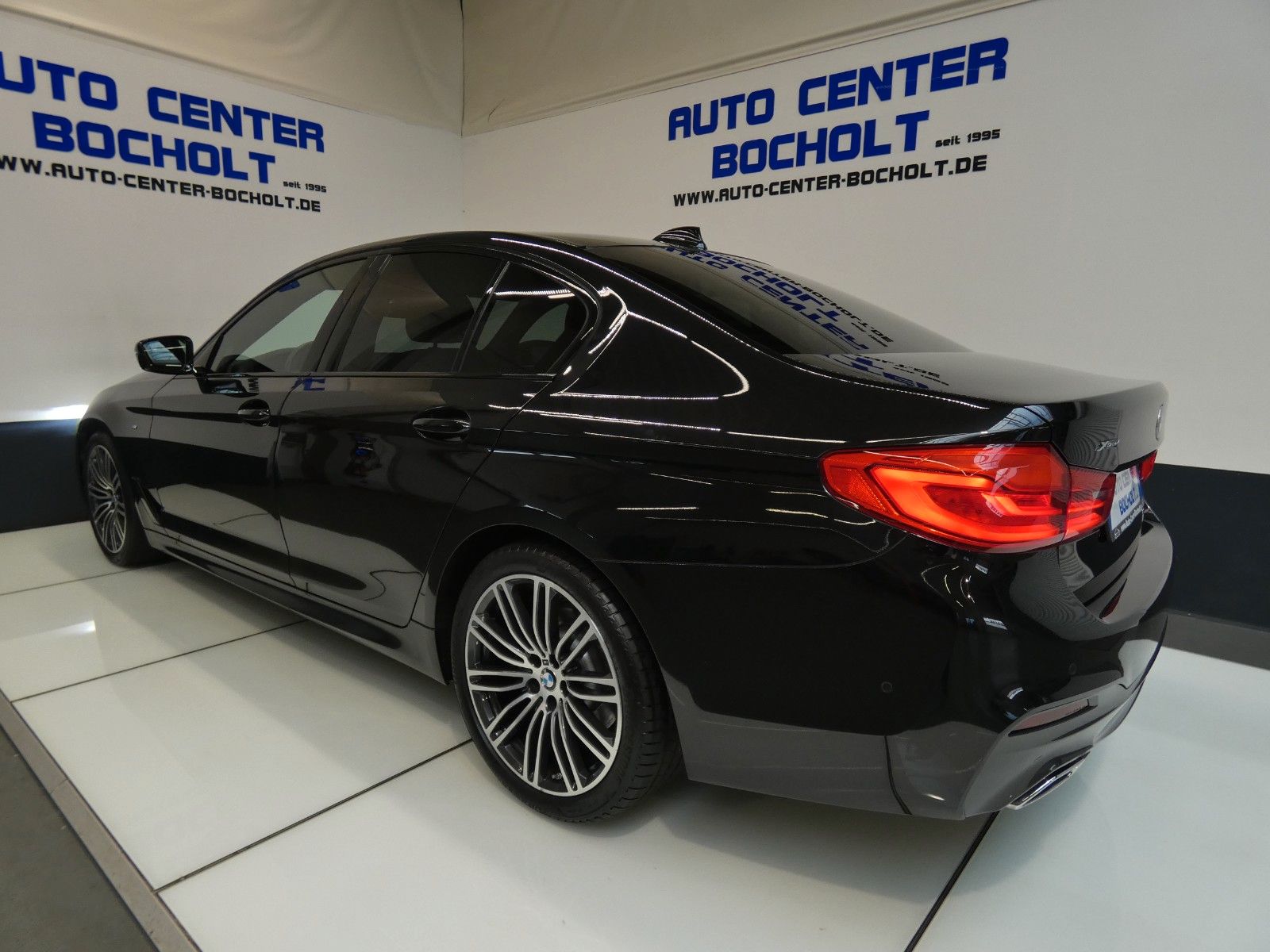 BMW 520 d xDrive M Sportpaket*Leder*HEAD*RFK*DAB*HiF foto 18