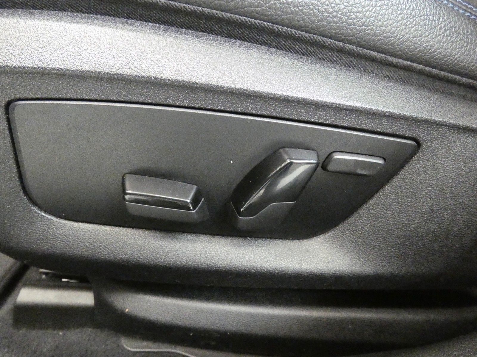 BMW 520 d xDrive M Sportpaket*Leder*HEAD*RFK*DAB*HiF foto 23