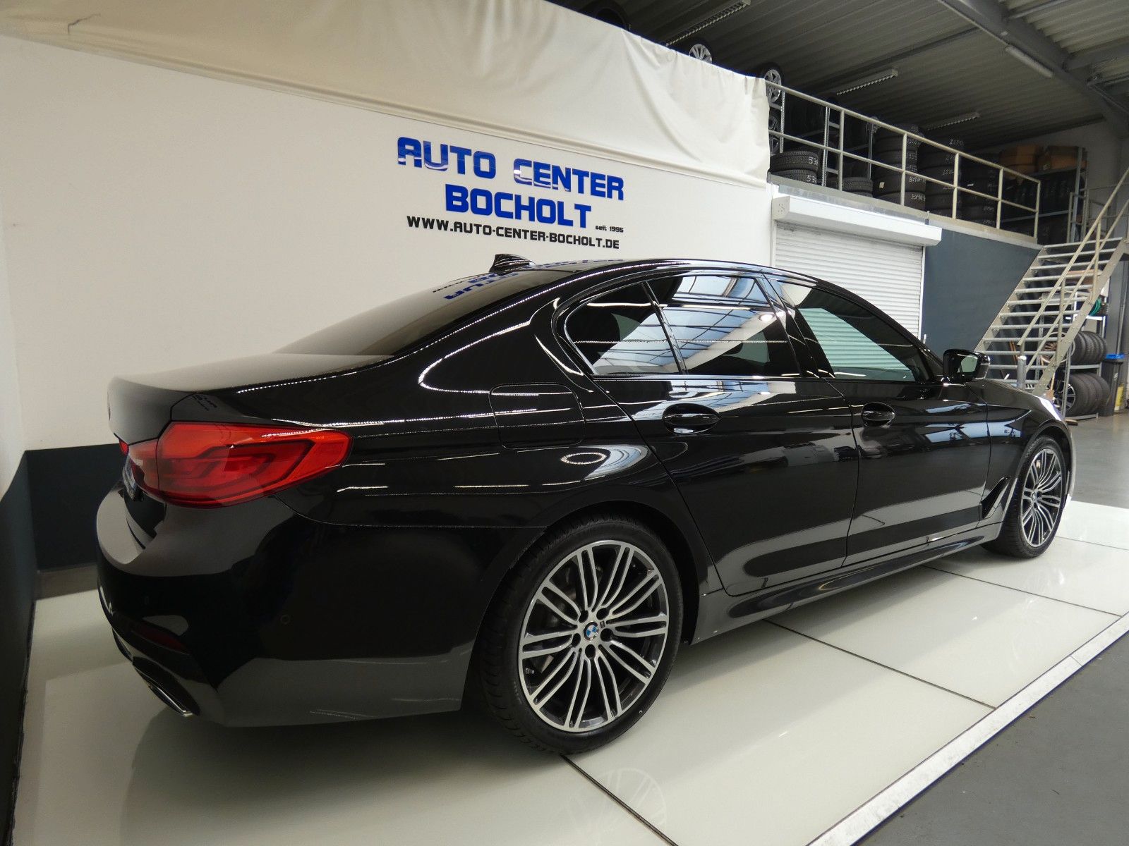 BMW 520 d xDrive M Sportpaket*Leder*HEAD*RFK*DAB*HiF foto 10