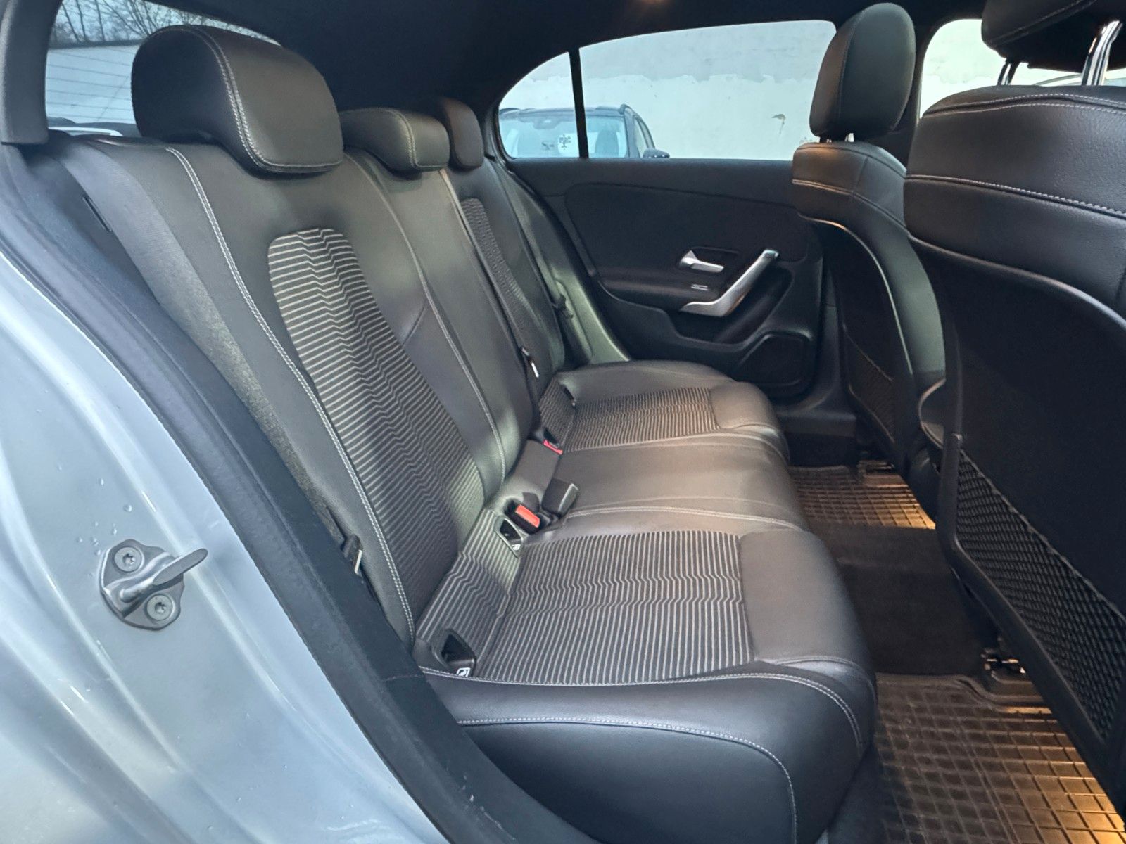 Mercedes-Benz A 250 Lim. Progressive*Pano*MBUX*LED*Ambiente* foto 19