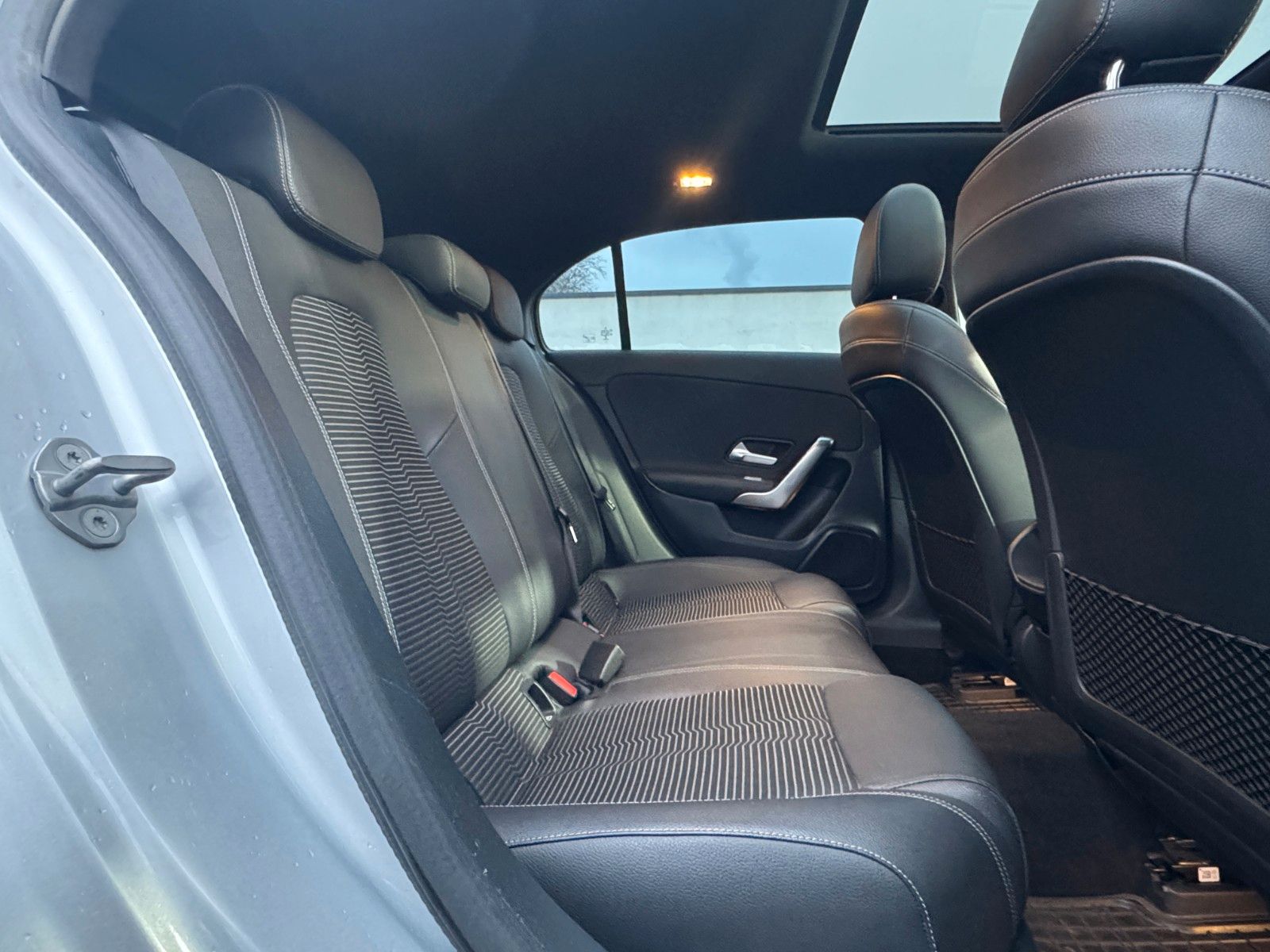 Mercedes-Benz A 250 Lim. Progressive*Pano*MBUX*LED*Ambiente* foto 20