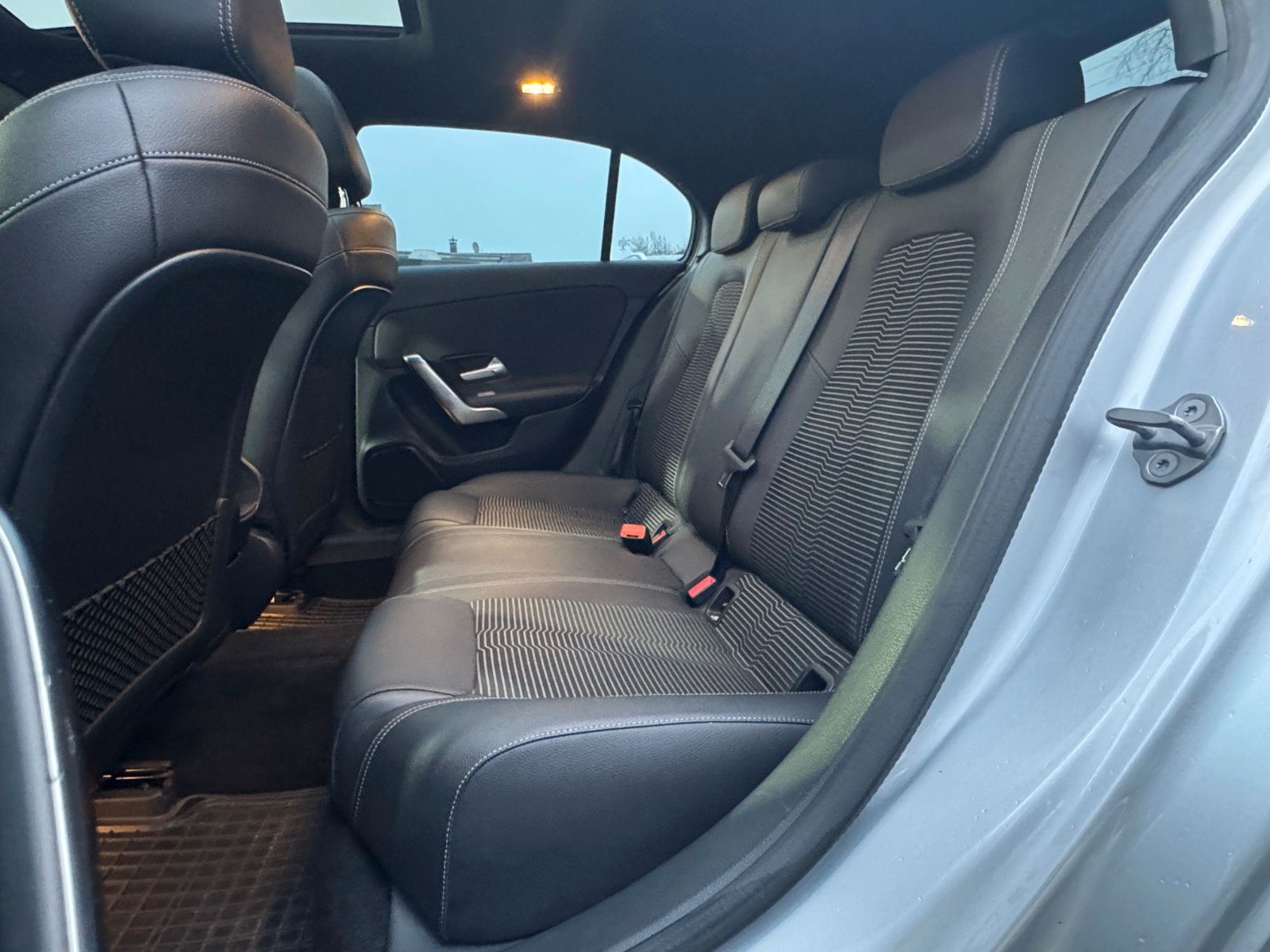 Mercedes-Benz A 250 Lim. Progressive*Pano*MBUX*LED*Ambiente* foto 22