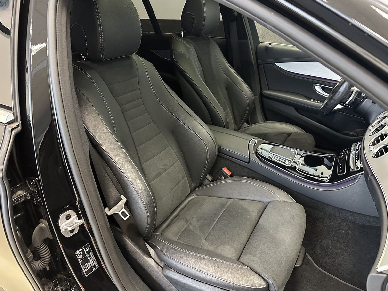 Mercedes-Benz E 300 d 4M T AMG-Line AHK Burmester LED Widescre foto 9