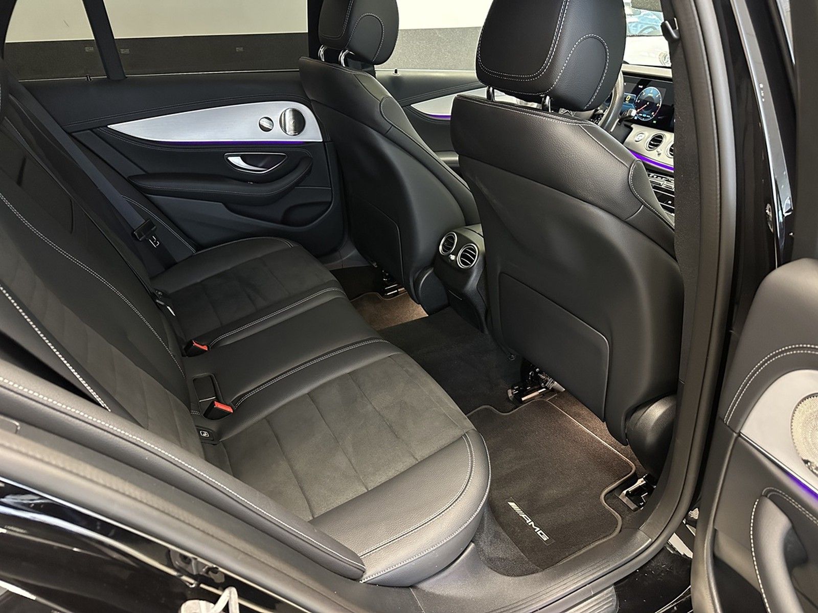 Mercedes-Benz E 300 d 4M T AMG-Line AHK Burmester LED Widescre foto 10