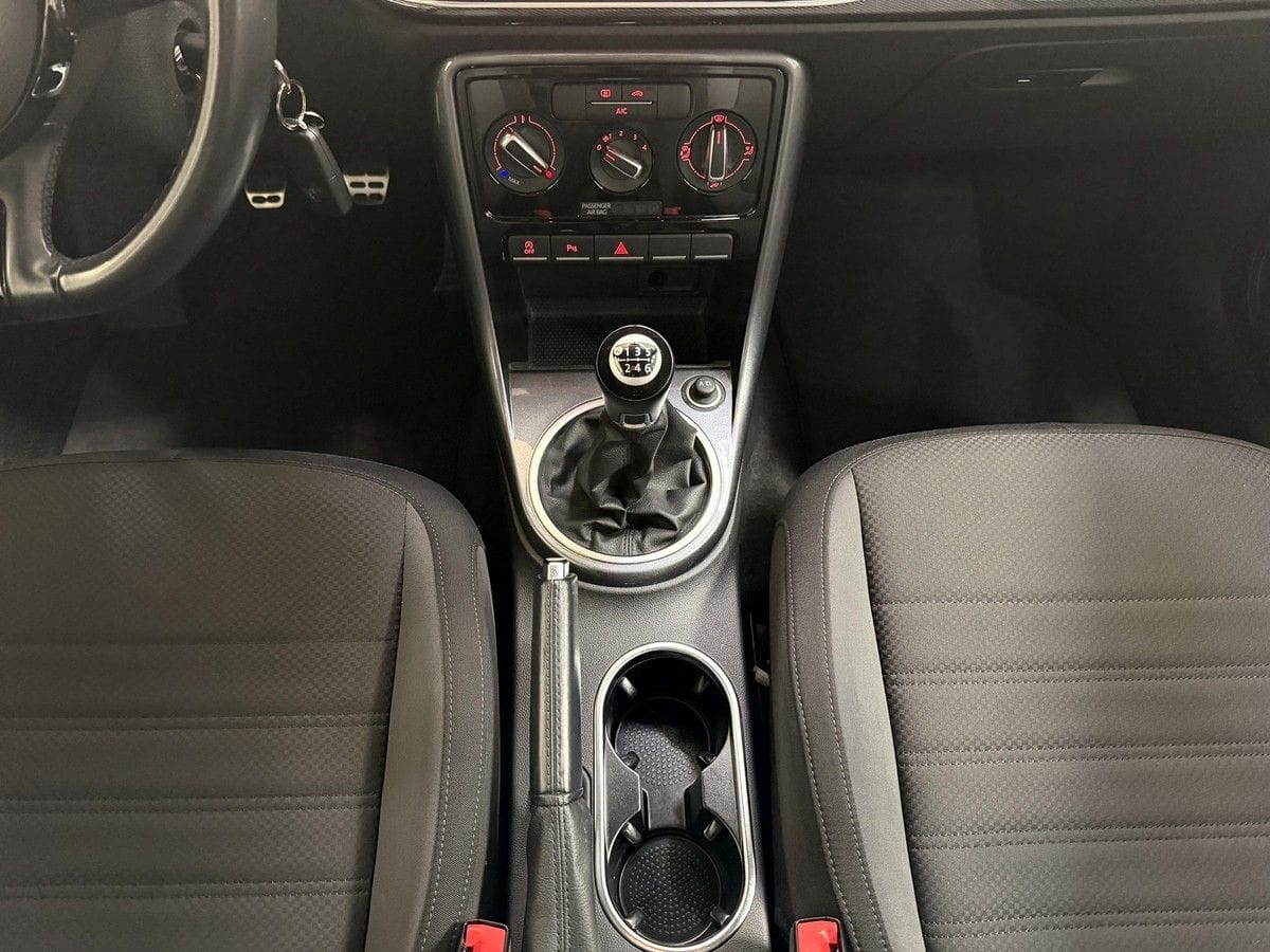 Volkswagen Beetle Cabriolet 1.4 TSI BMT R-Line PDC Klima foto 14
