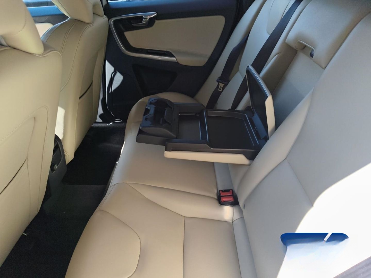 Volvo XC60 Summum AWD Navi Digitales Cockpit Memory Si foto 18