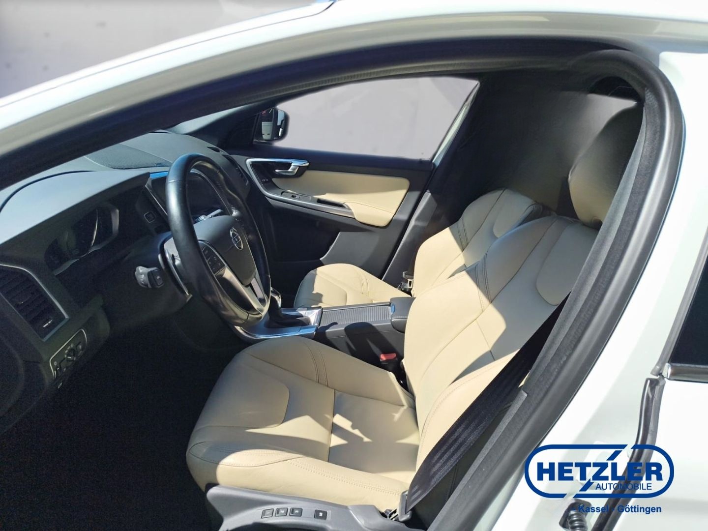 Volvo XC60 Summum AWD Navi Digitales Cockpit Memory Si foto 7