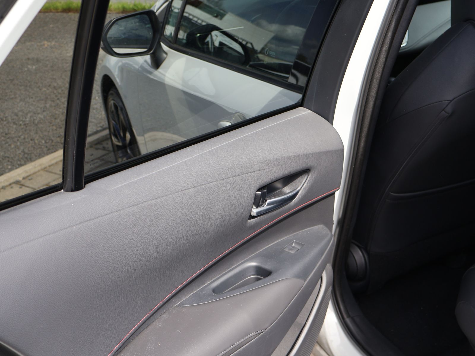 Toyota Corolla Hybrid GR Sport Touring-HeadUp-Garantie foto 20