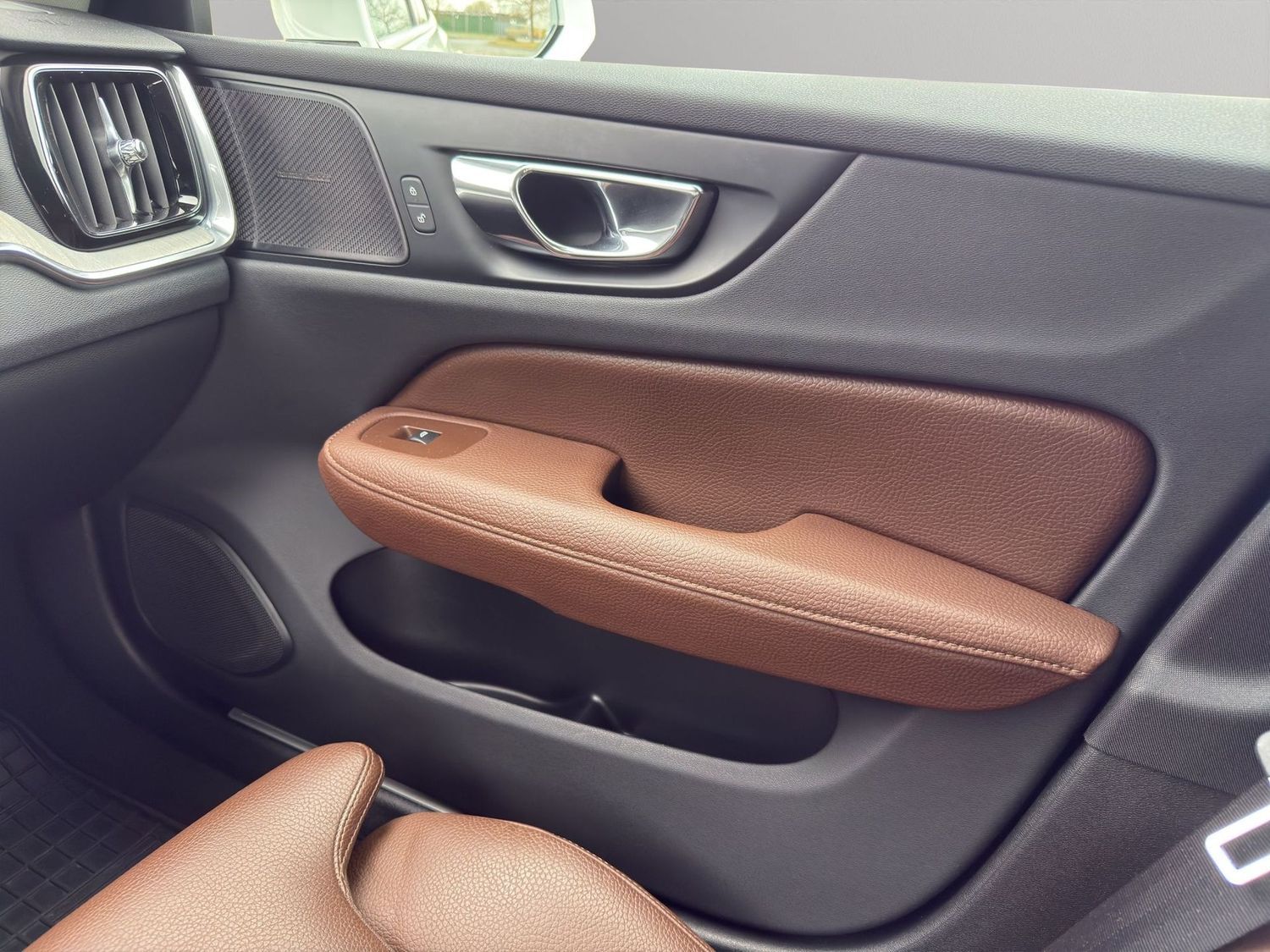 Volvo V60 INSCRIPTION T5 LED HARMAN KARDON LEDER NAVI  foto 17