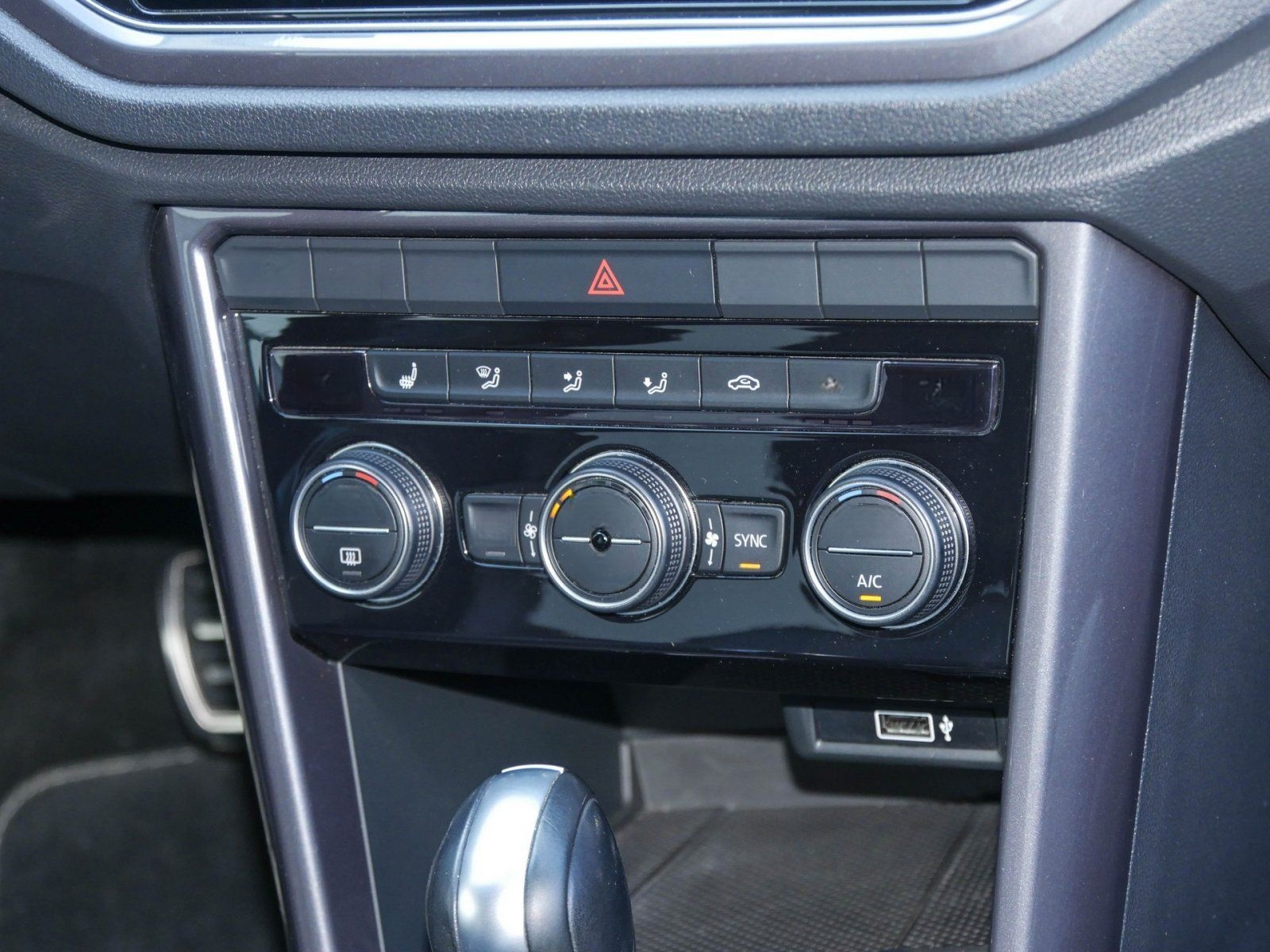 Volkswagen T-Roc 1.5 TSI R-Line LED ACC Navi Kamera foto 8