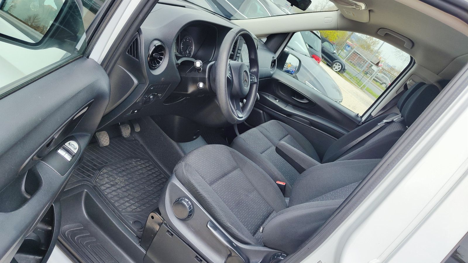 Mercedes-Benz Vito Tourer 110 CDI Pro FWD lang 9.Sitzer Kamera foto 24