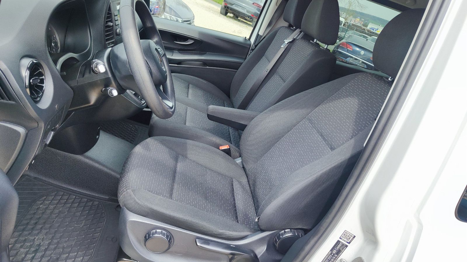 Mercedes-Benz Vito Tourer 110 CDI Pro FWD lang 9.Sitzer Kamera foto 25