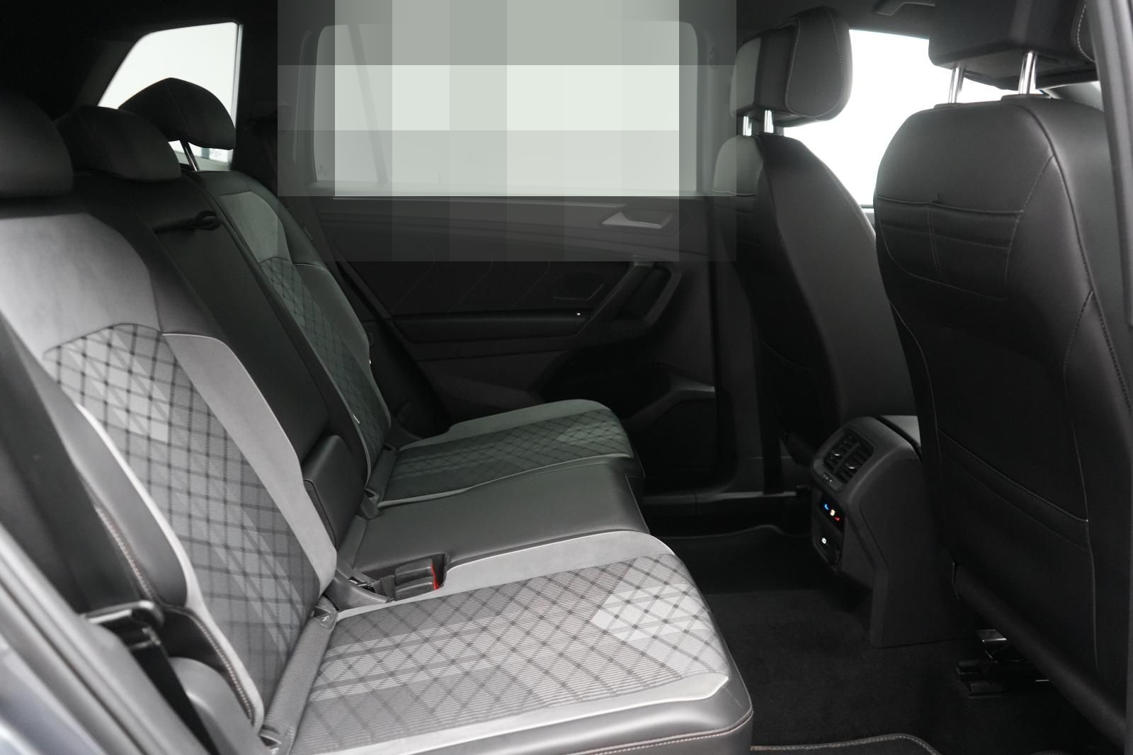 Volkswagen Tiguan Allspace 2.0 TSI 4Motion DSG R-Line ACC/K foto 8