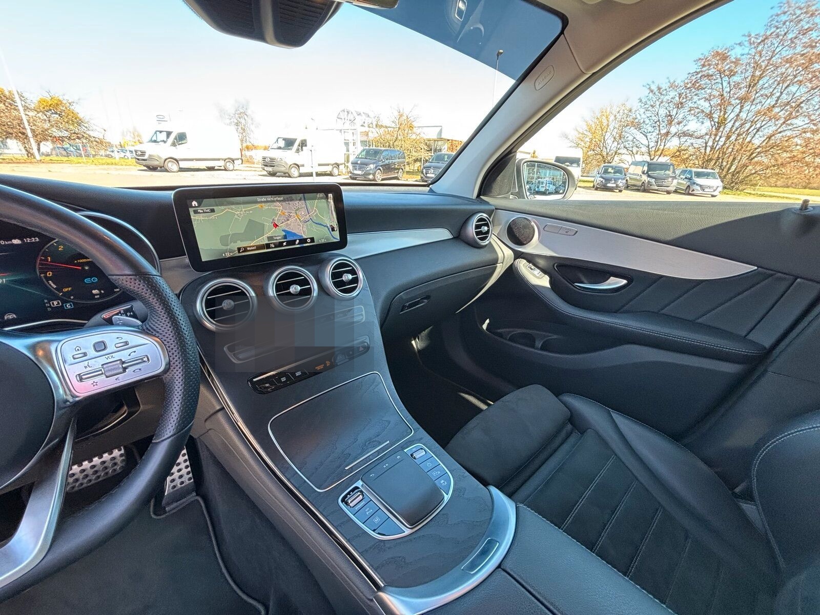 Mercedes-Benz GLC 300 de 4M +AMG+AHK+KeyGo+Distr+CarPlay+RüKa+ foto 17