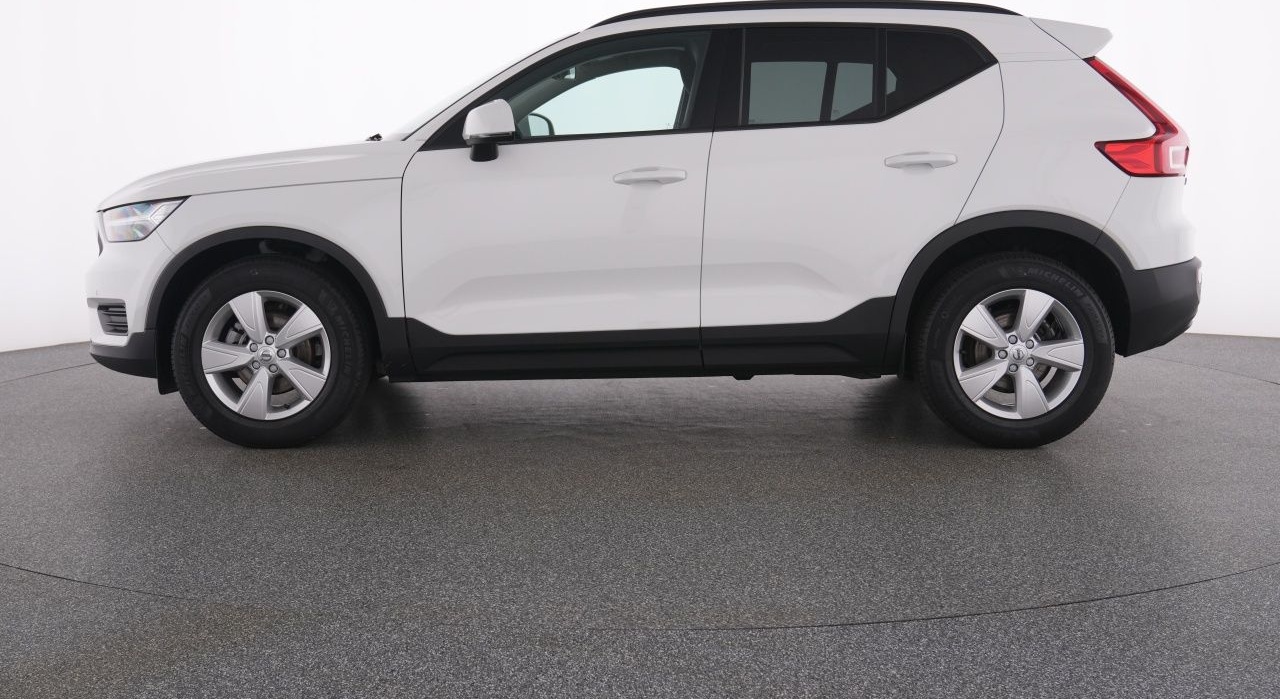 Volvo XC40 T2 Momentum Core NAVI+DAB+LED+LM17+ON CALL foto 11