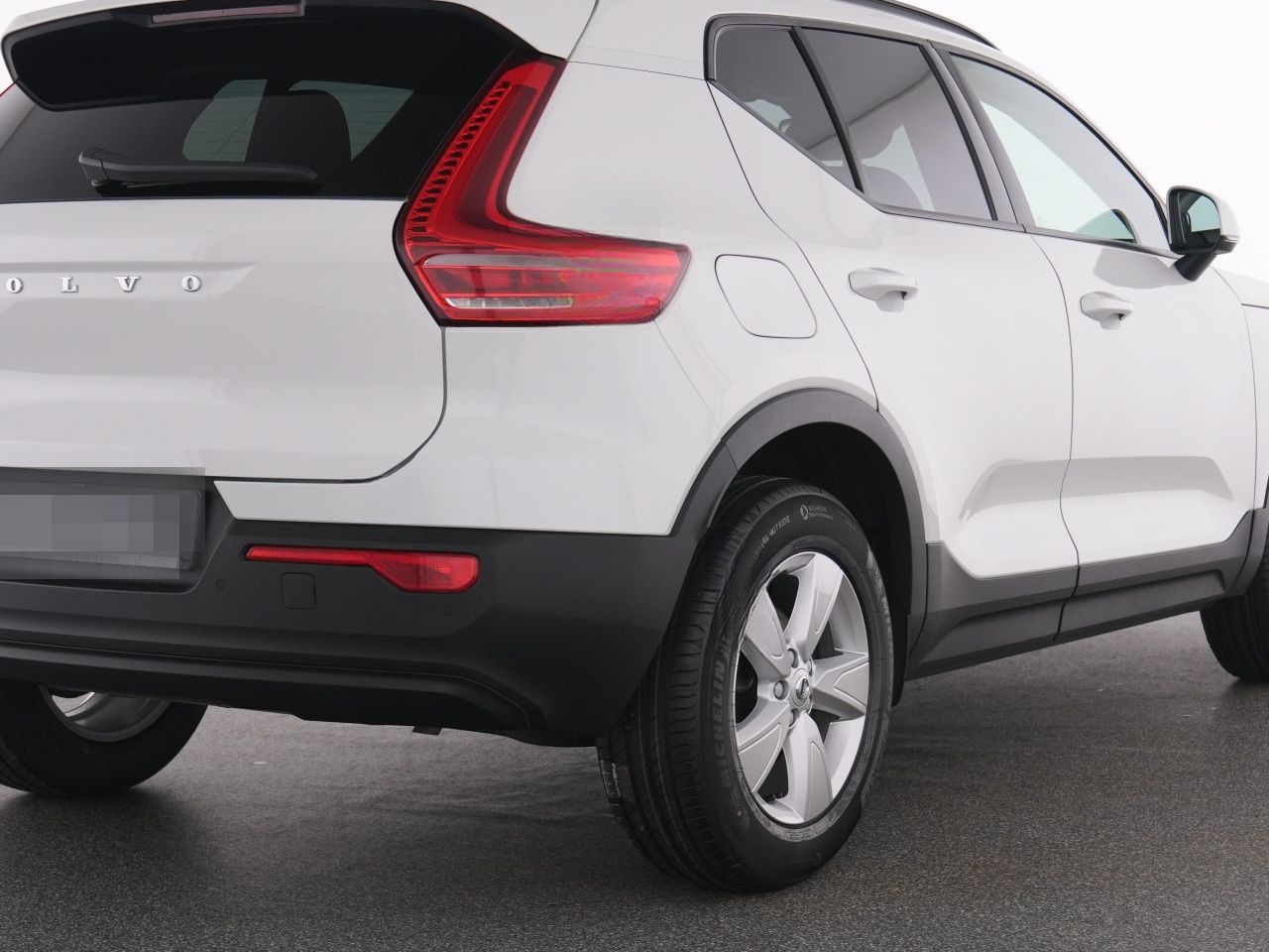 Volvo XC40 T2 Momentum Core NAVI+DAB+LED+LM17+ON CALL foto 10