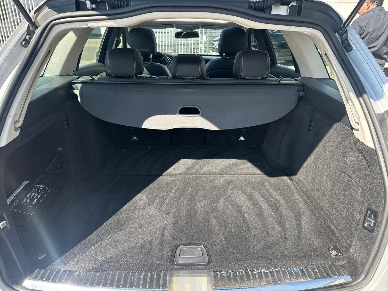 Mercedes-Benz C 250 T CGI Avantgarde PANO LED Park-Paket foto 19