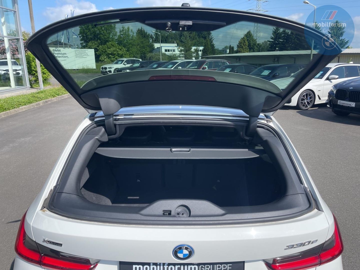 BMW 330 e xDrive M-Sport Panorama 360Kamera LenkradH foto 24