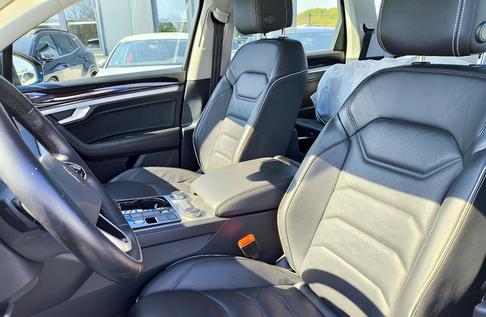 Volkswagen Touareg Elegance 4Motion,1 HD,LEDER,AHK,NAVI foto 11