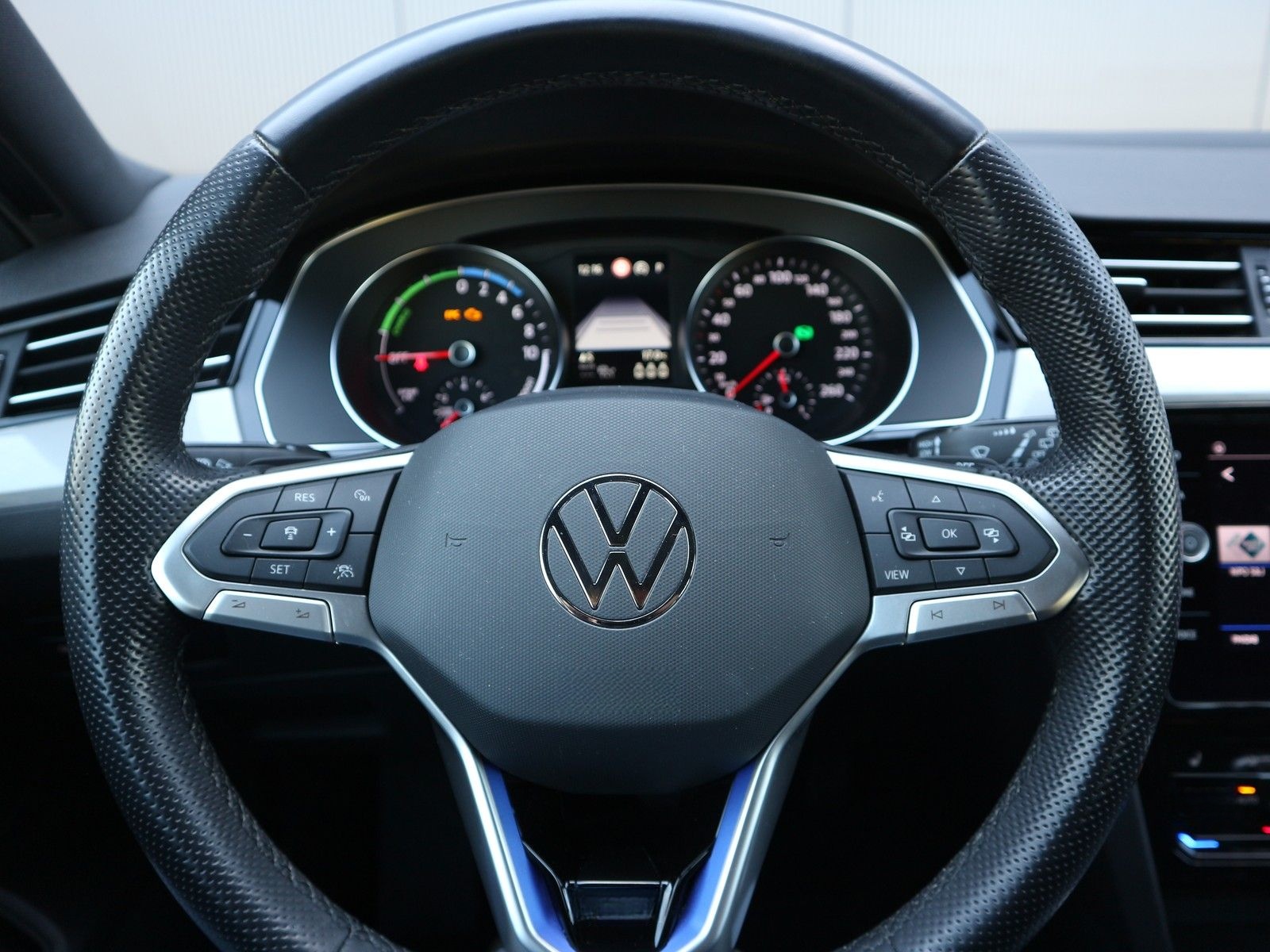 Volkswagen Passat Variant GTE/MATRIX/AHK/IQDRIVE/El.KLAPPE foto 10