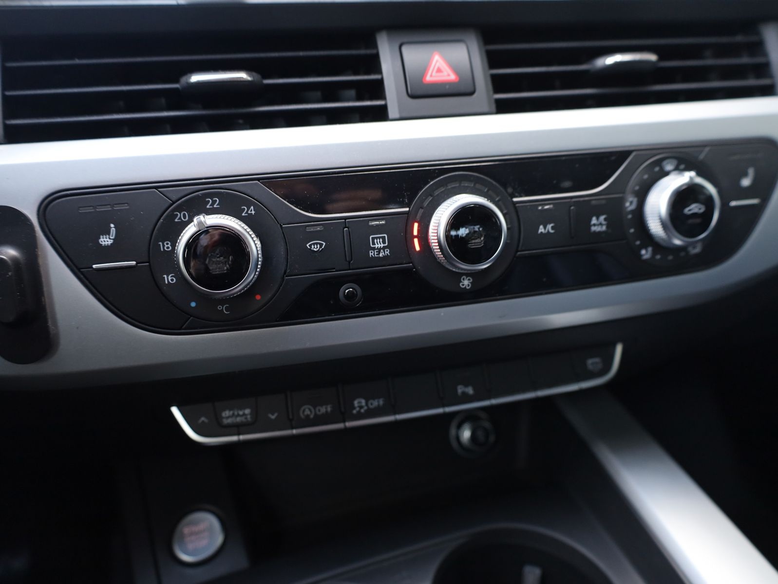 Audi A4 Avant 2.0 TDI*CAM*Vollleder*Fernlichtass*AHK foto 21