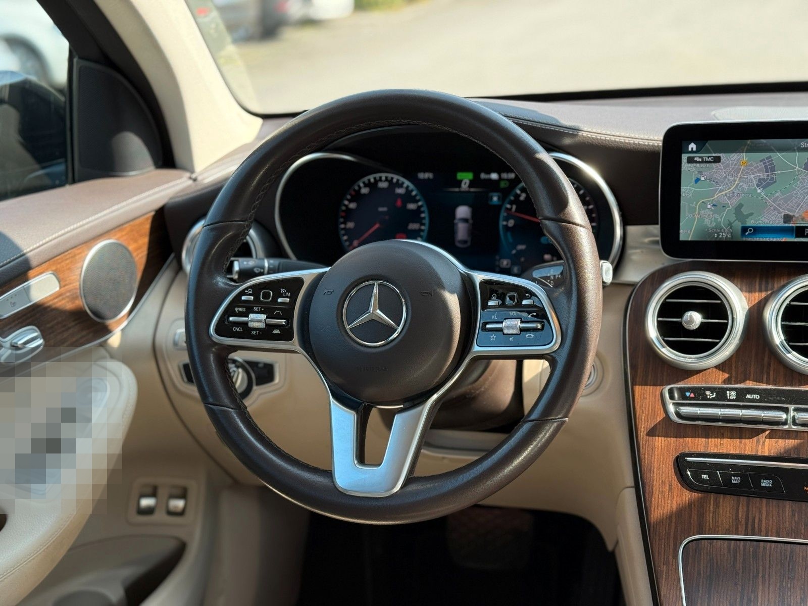 Mercedes-Benz GLC 300e 4Matic AMG Line Keyless-Go* Kamera* foto 24