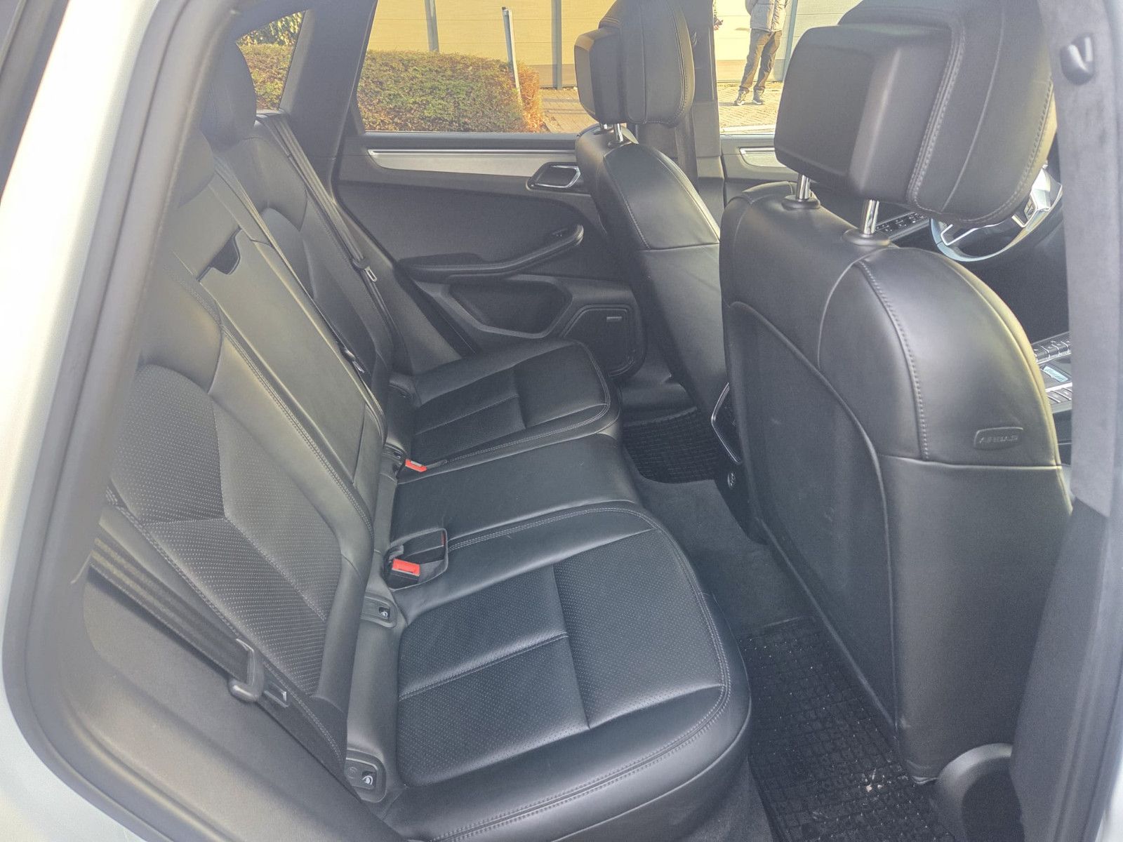 Porsche Macan Turbo foto 12