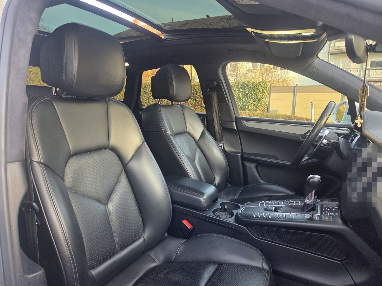 Porsche Macan Turbo foto 13