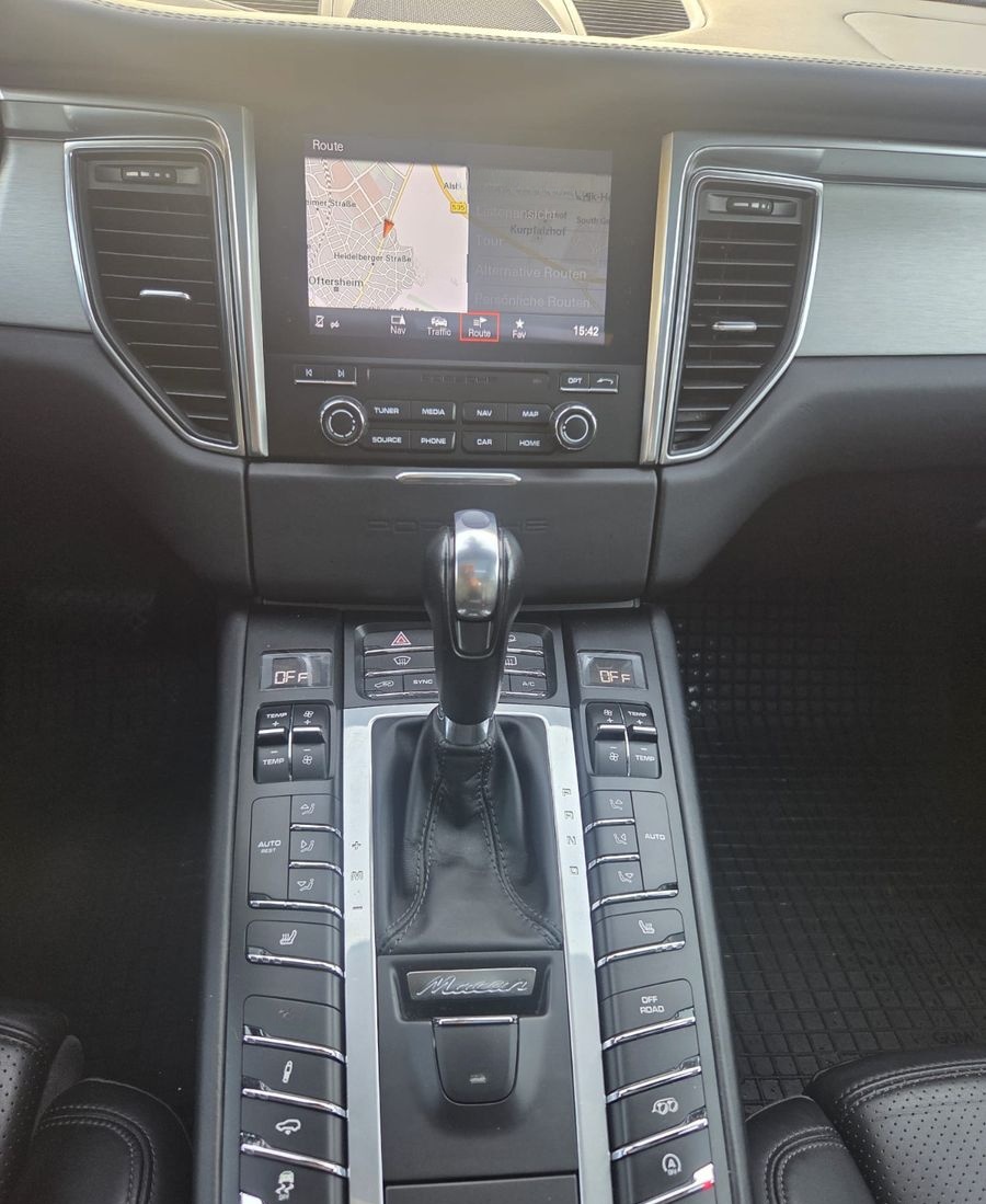 Porsche Macan Turbo foto 14