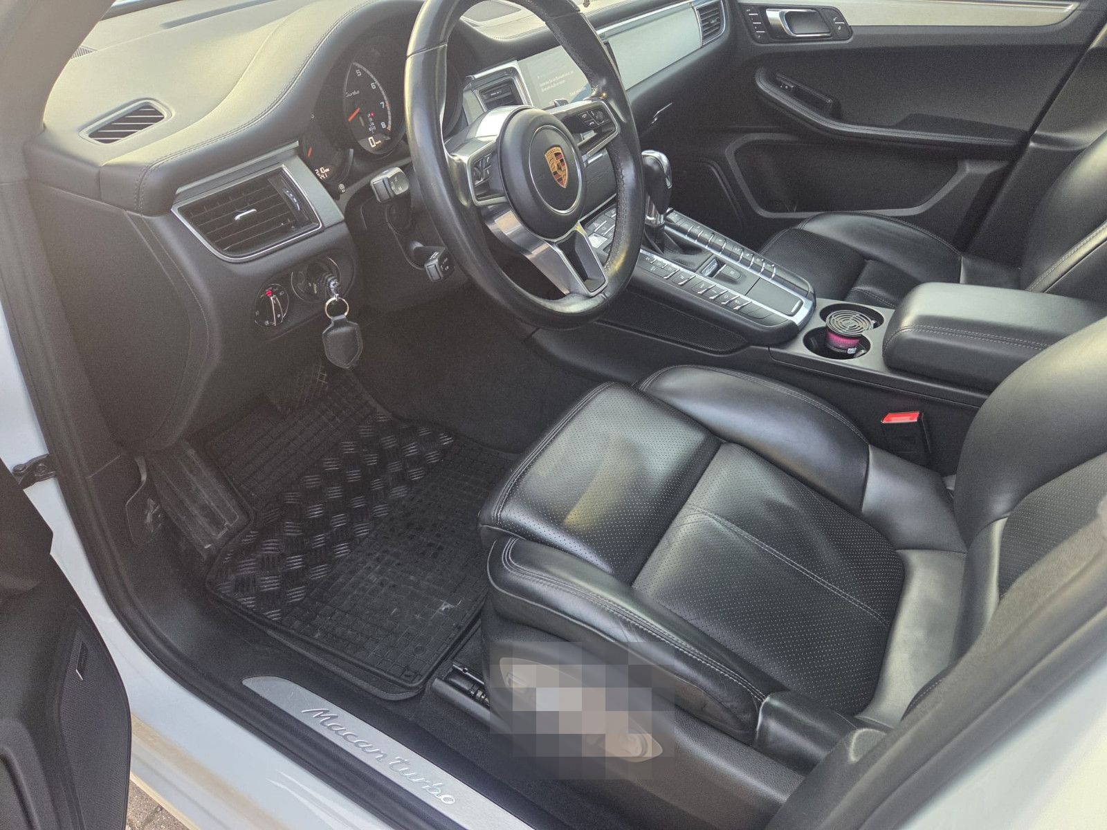 Porsche Macan Turbo foto 10