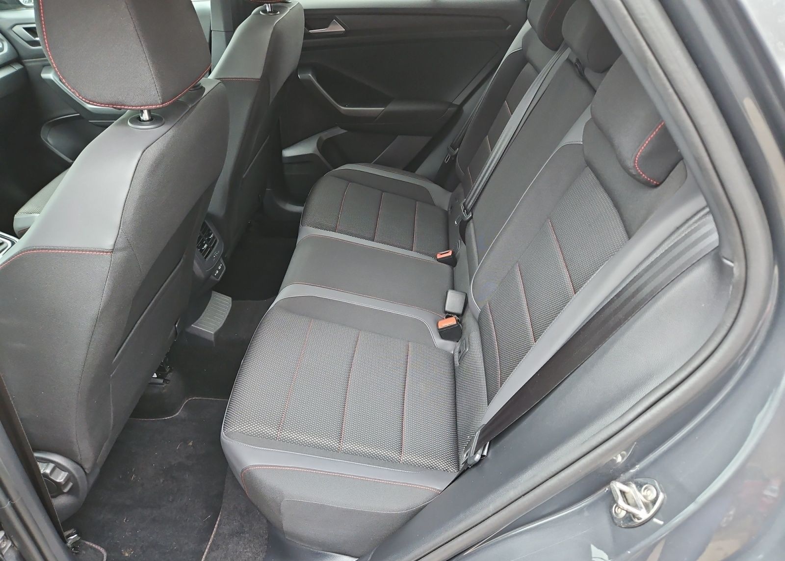 Volkswagen T-Roc 1.5TSI Sport Navi LED Kamera ACC foto 11