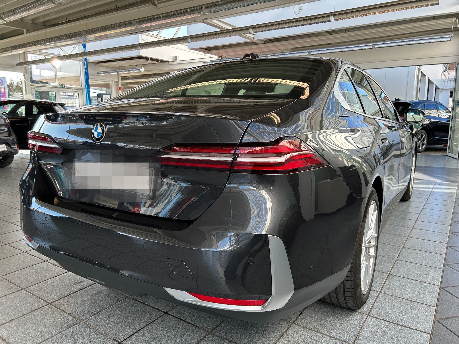 BMW 520d, Komfort/Klimasitze, HUD, ACC, 360° Kamera foto 2