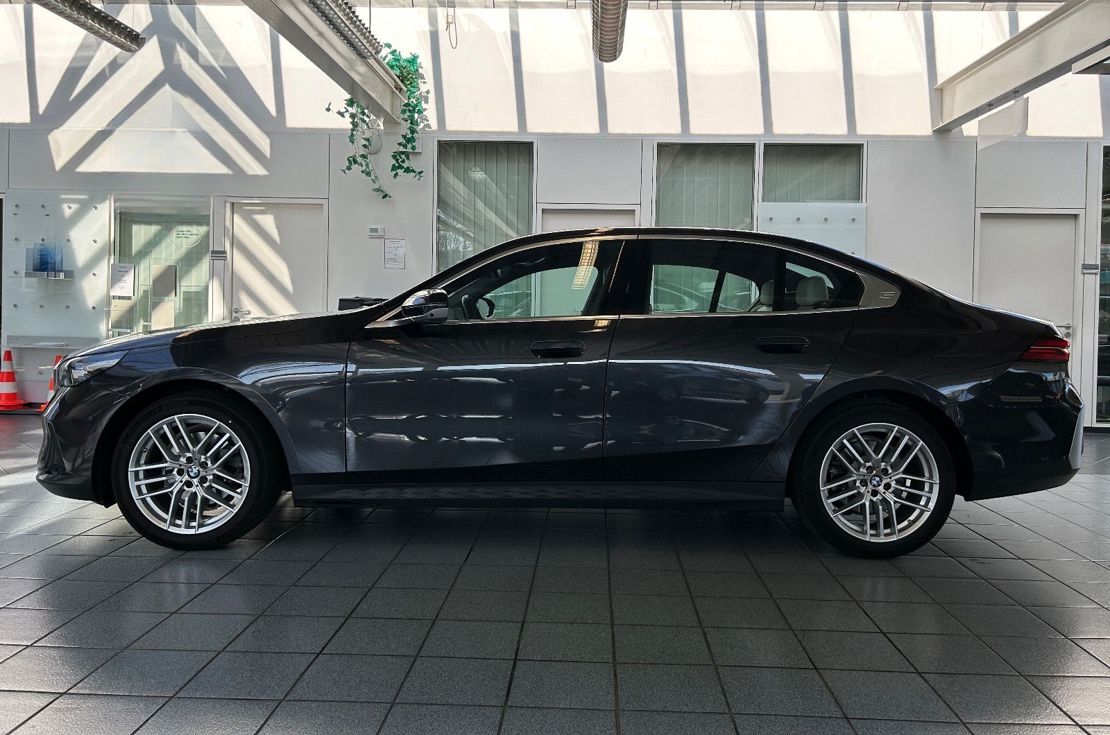 BMW 520d, Komfort/Klimasitze, HUD, ACC, 360° Kamera foto 3